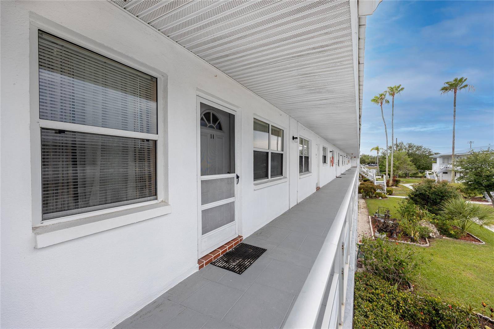 St Petersburg, FL 33714,5915 18TH ST N #11