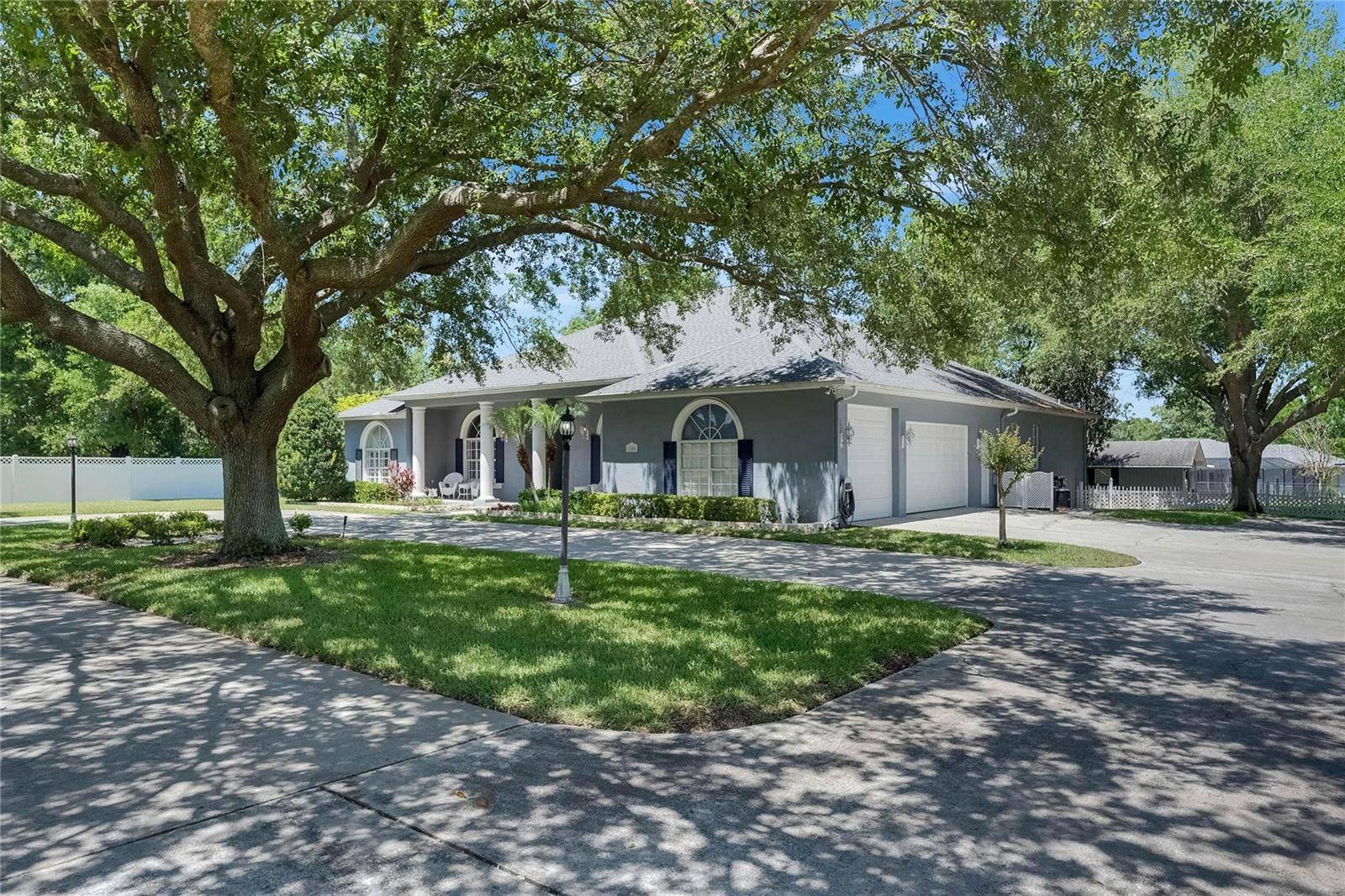 Valrico, FL 33596,1806 CHICKASAW TRL