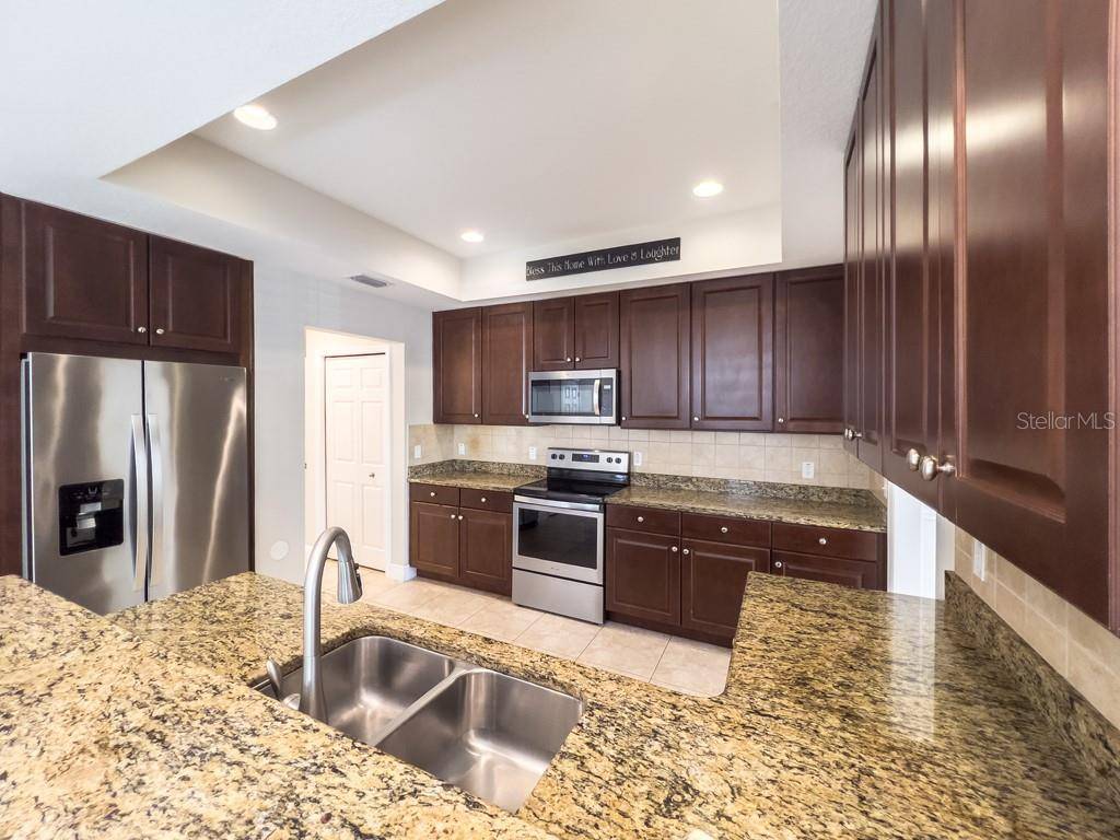 Lithia, FL 33547,16127 CHURCHVIEW DR S