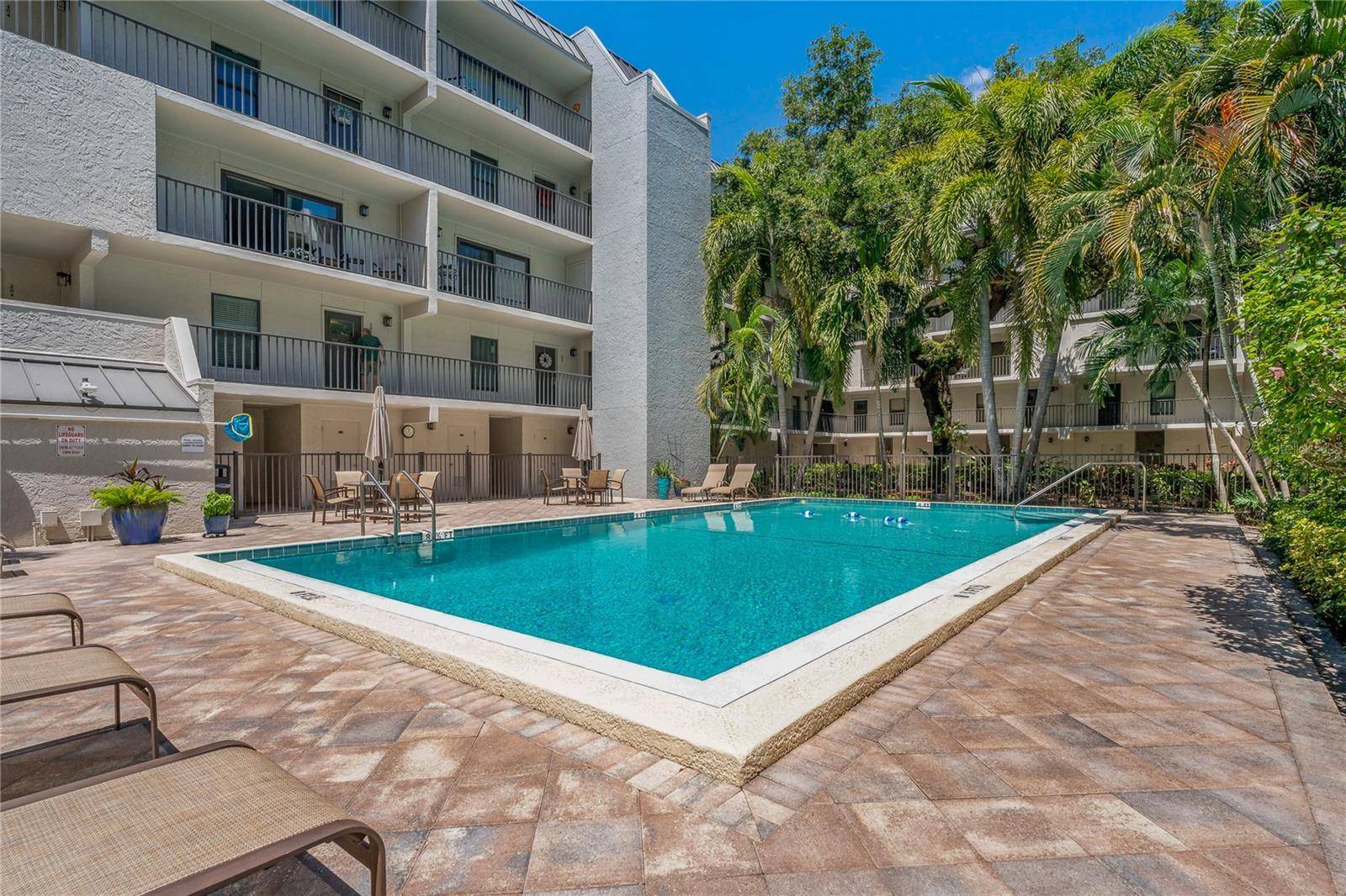 St Petersburg, FL 33701,105 4TH AVE NE #220
