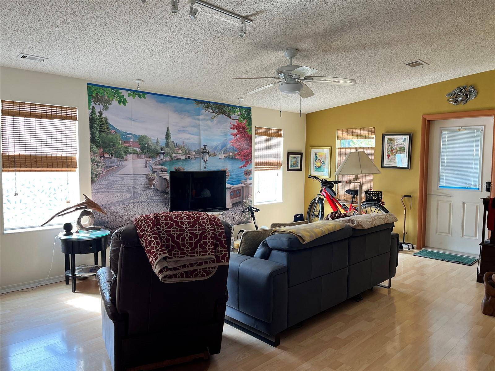 St Petersburg, FL 33702,357 MOUNT SAXON AVE NE #323