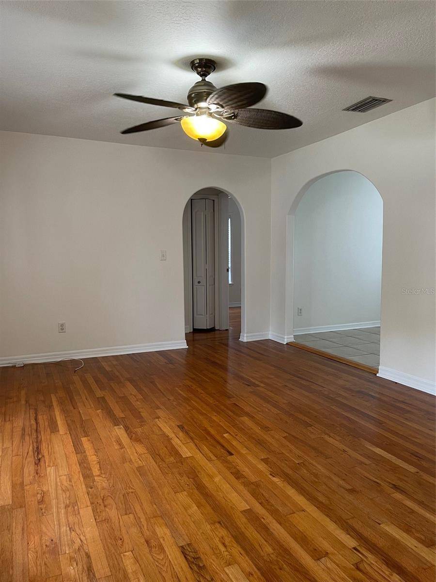 Tampa, FL 33607,1914 W AILEEN ST
