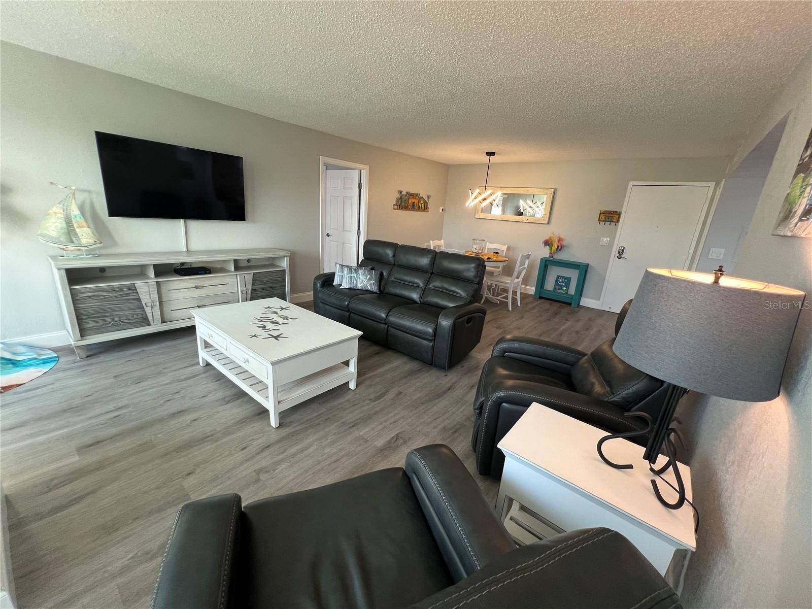 Largo, FL 33774,10216 REGAL DR #201