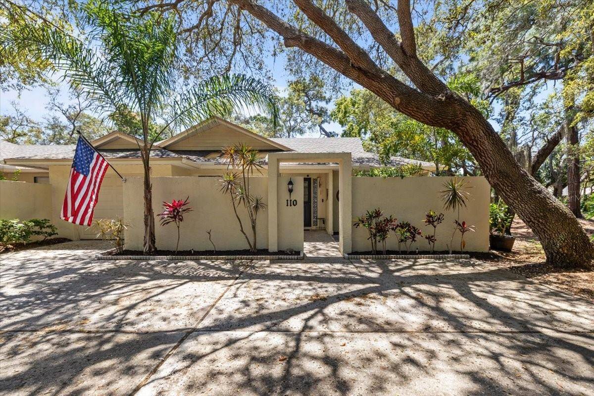 Tarpon Springs, FL 34689,110 PARKSIDE COLONY DR