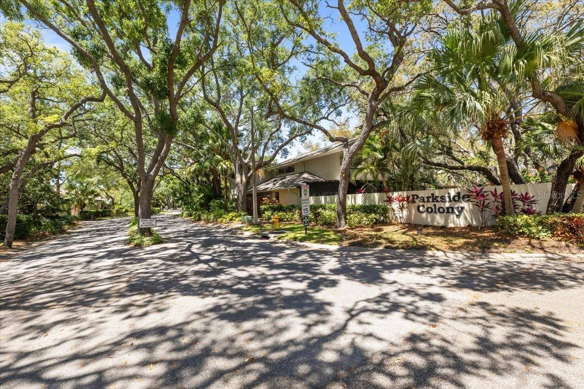 Tarpon Springs, FL 34689,110 PARKSIDE COLONY DR