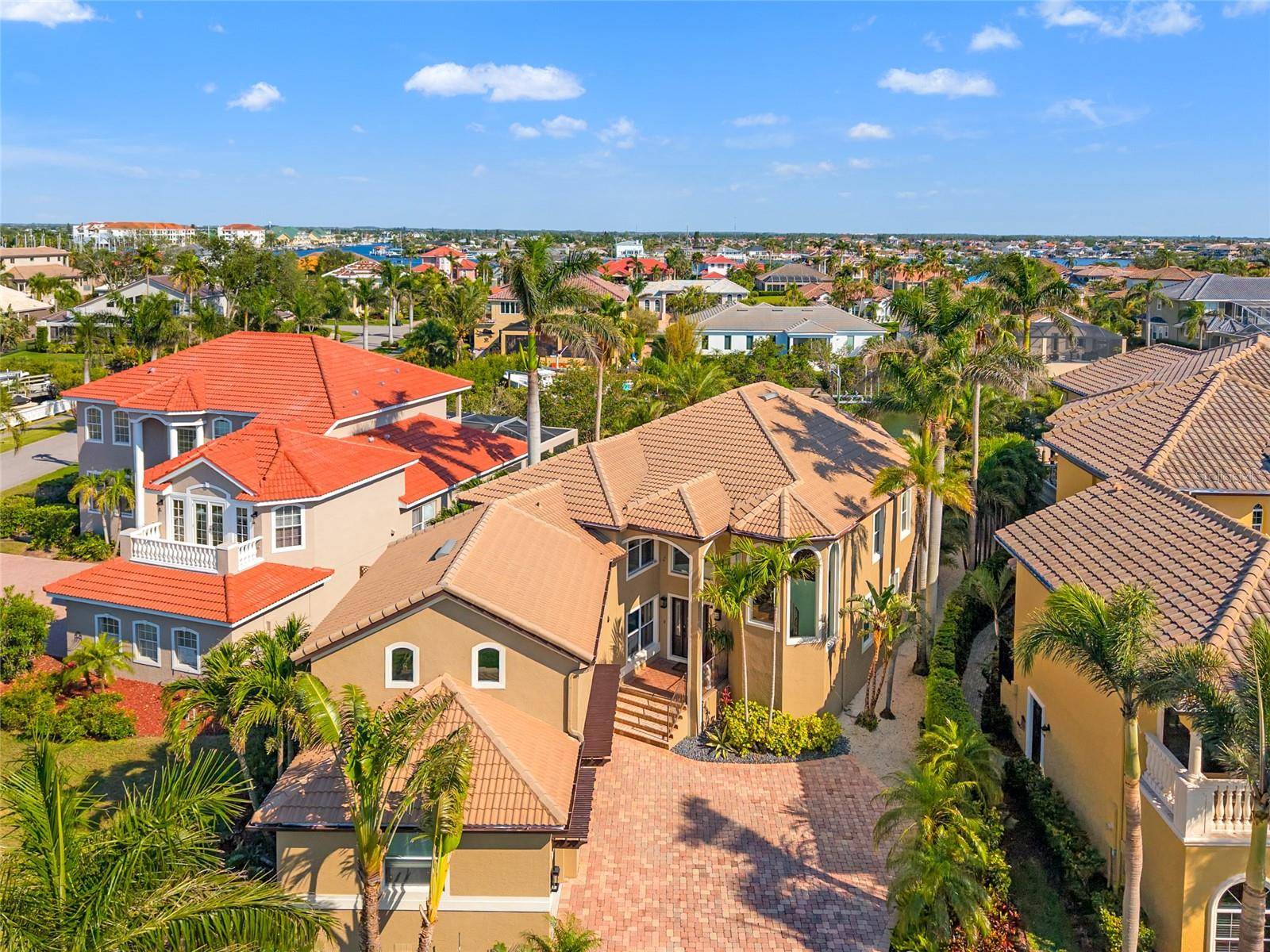 Apollo Beach, FL 33572,6315 MARBELLA BLVD