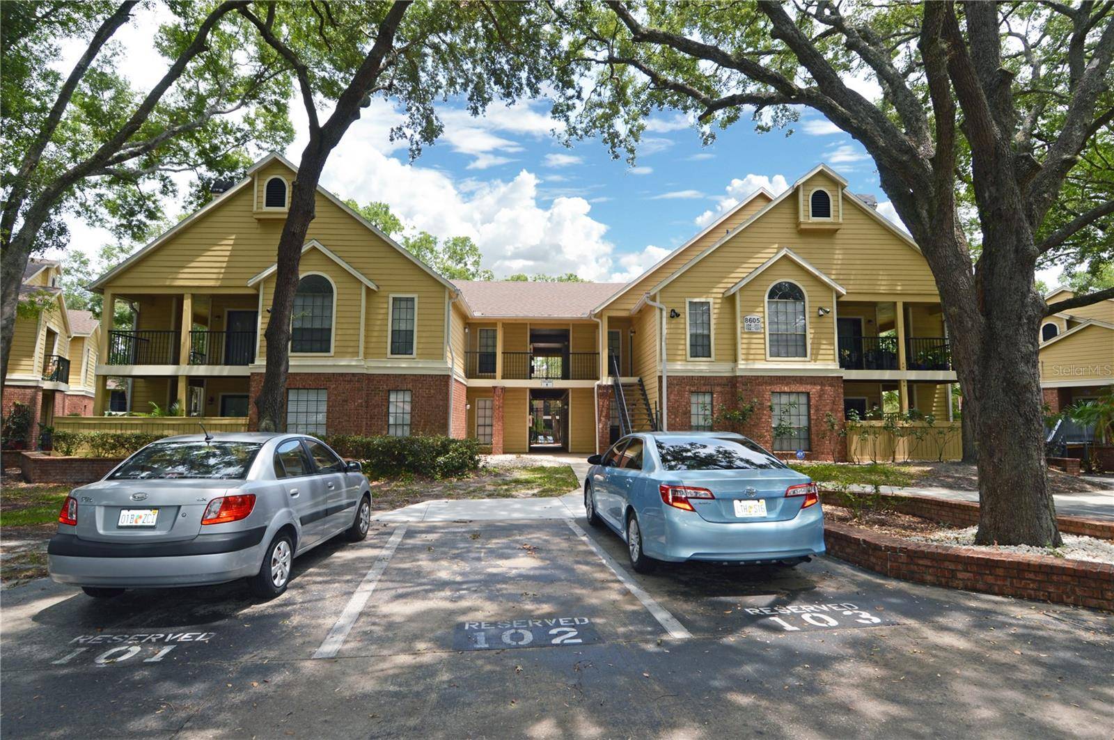 Tampa, FL 33614,8605 MALLARD RESERVE DR #204