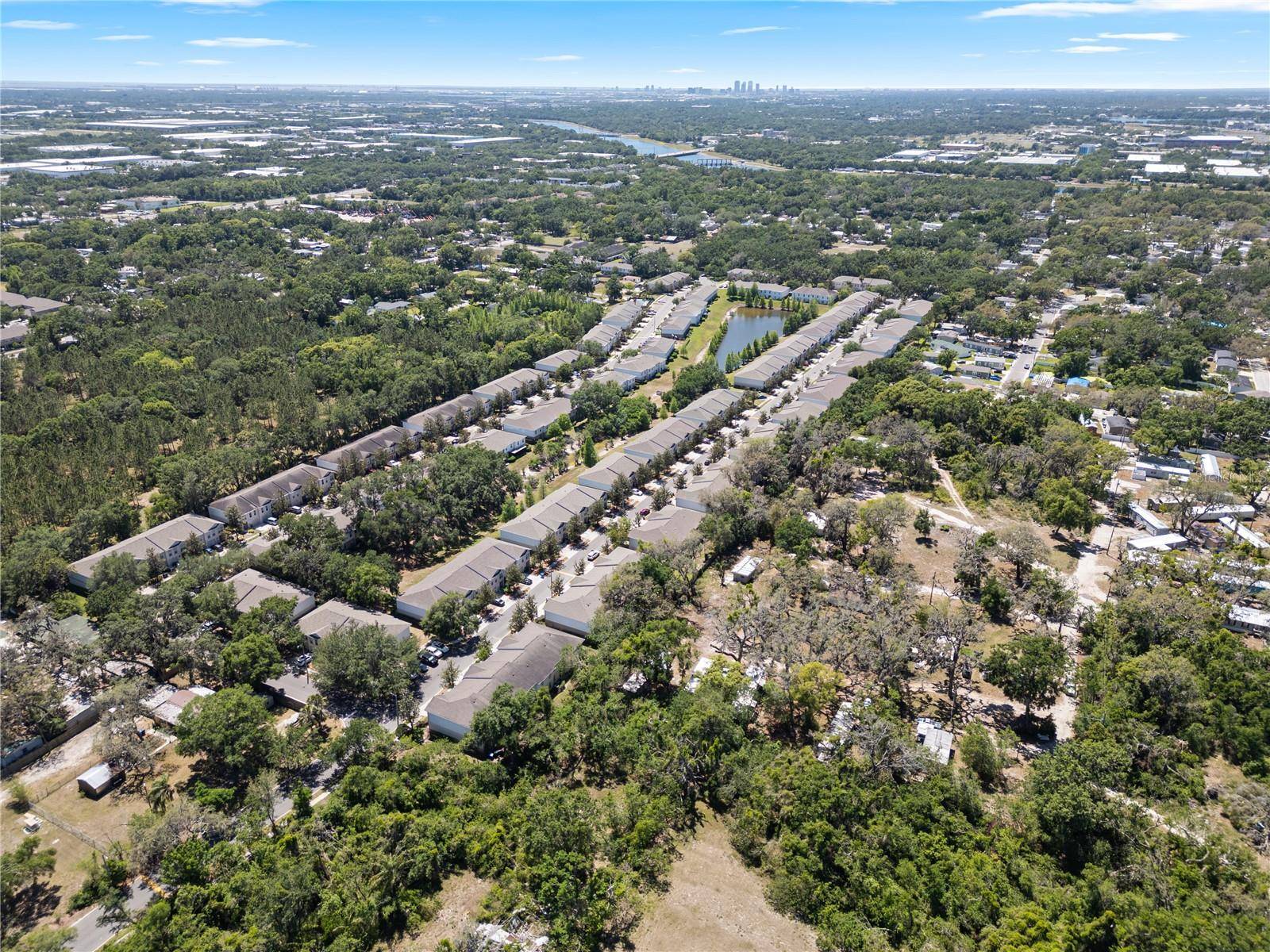 Tampa, FL 33610,9942 ASHBURN LAKE DR