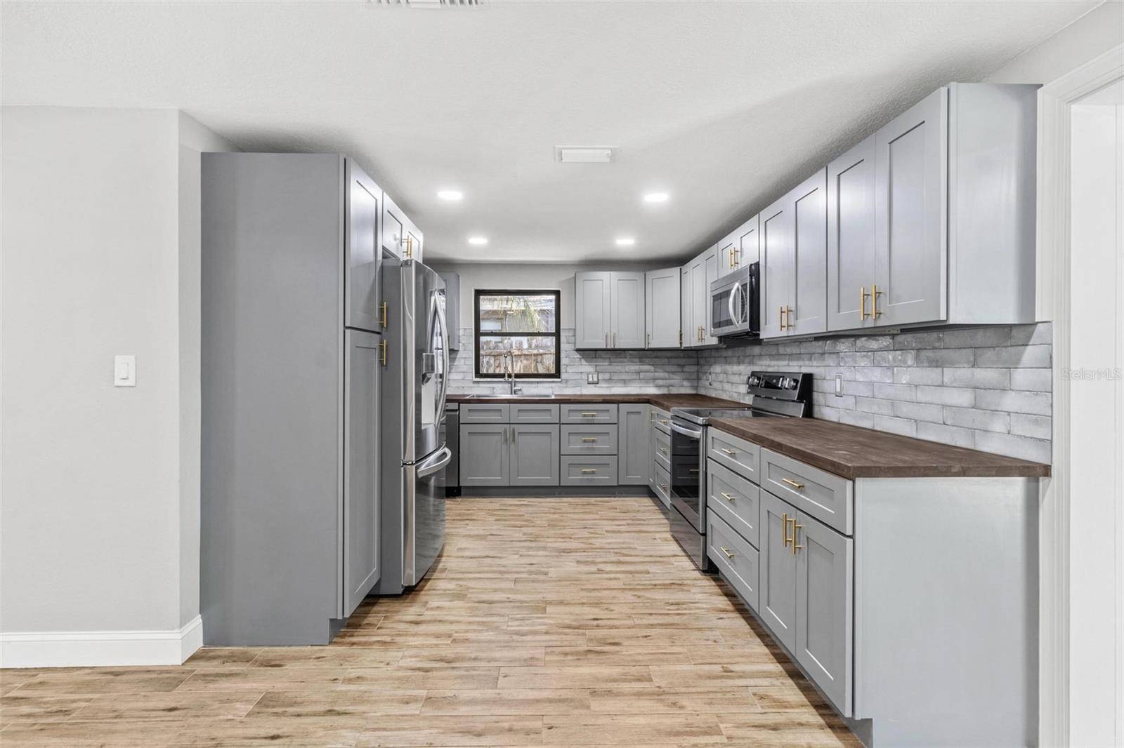 Seminole, FL 33777,8648 78TH PL