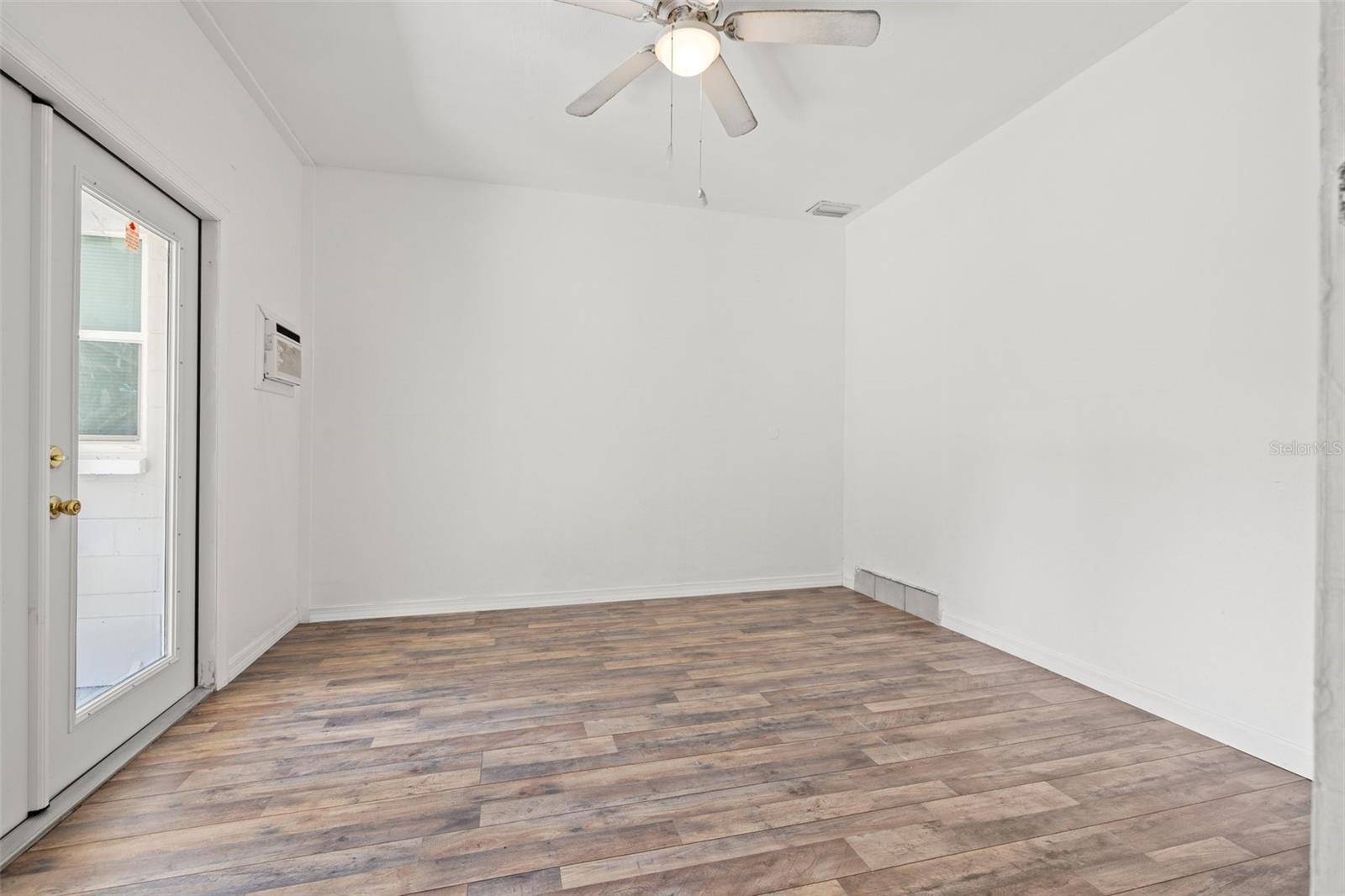 St Petersburg, FL 33703,1010 60TH AVE N #B