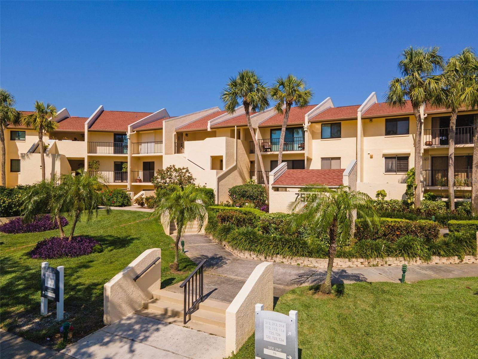 St Petersburg, FL 33711,7520 SUNSHINE SKYWAY LN S #110