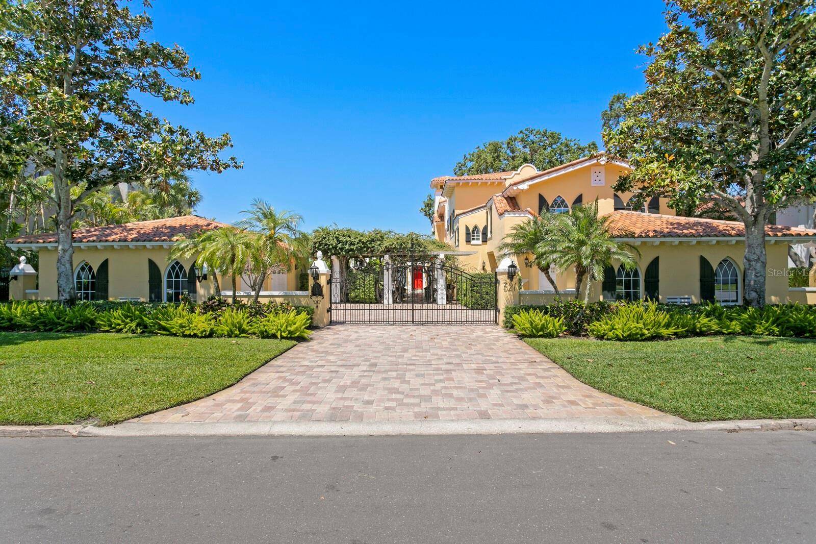 St Petersburg, FL 33704,321 BRIGHTWATERS BLVD NE