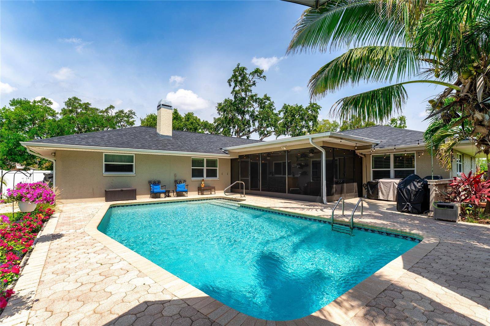 St Petersburg, FL 33702,500 TALLAHASSEE DR NE