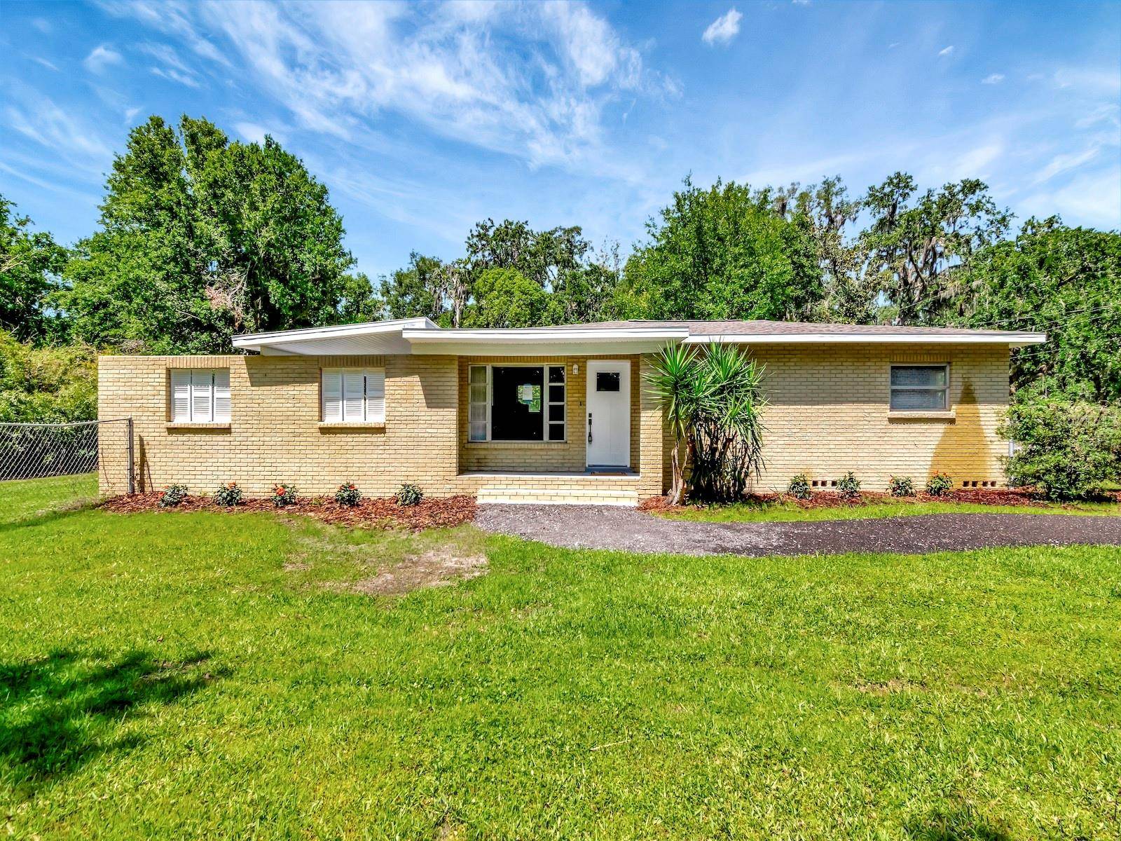 Seffner, FL 33584,2054 DEERWOOD RD