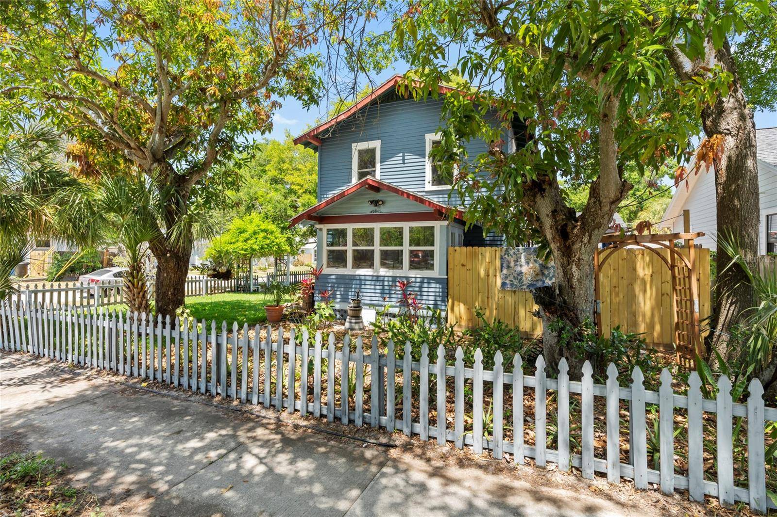 St Petersburg, FL 33705,701 14TH ST N