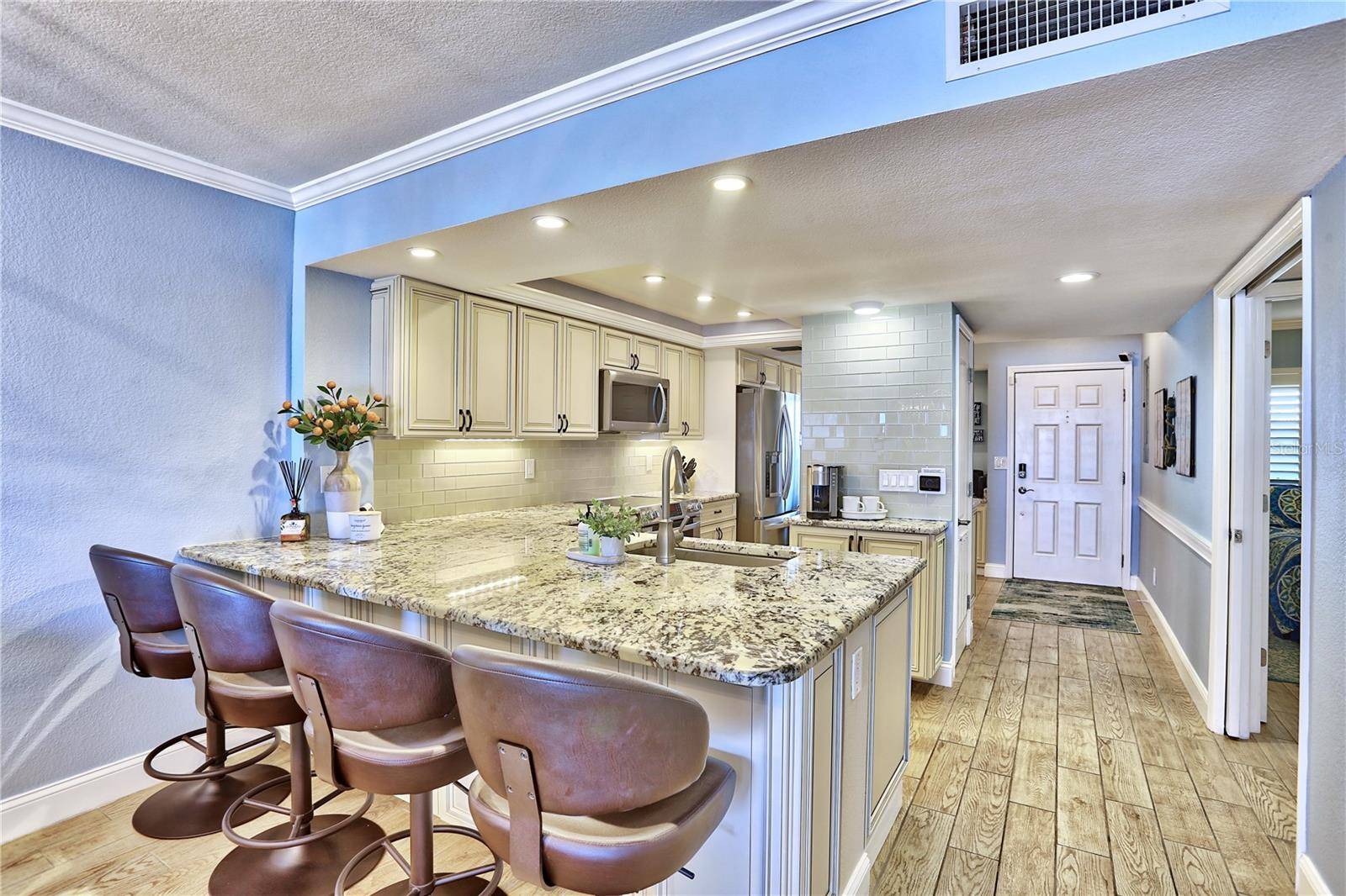 Treasure Island, FL 33706,7480 BAYSHORE DR #402