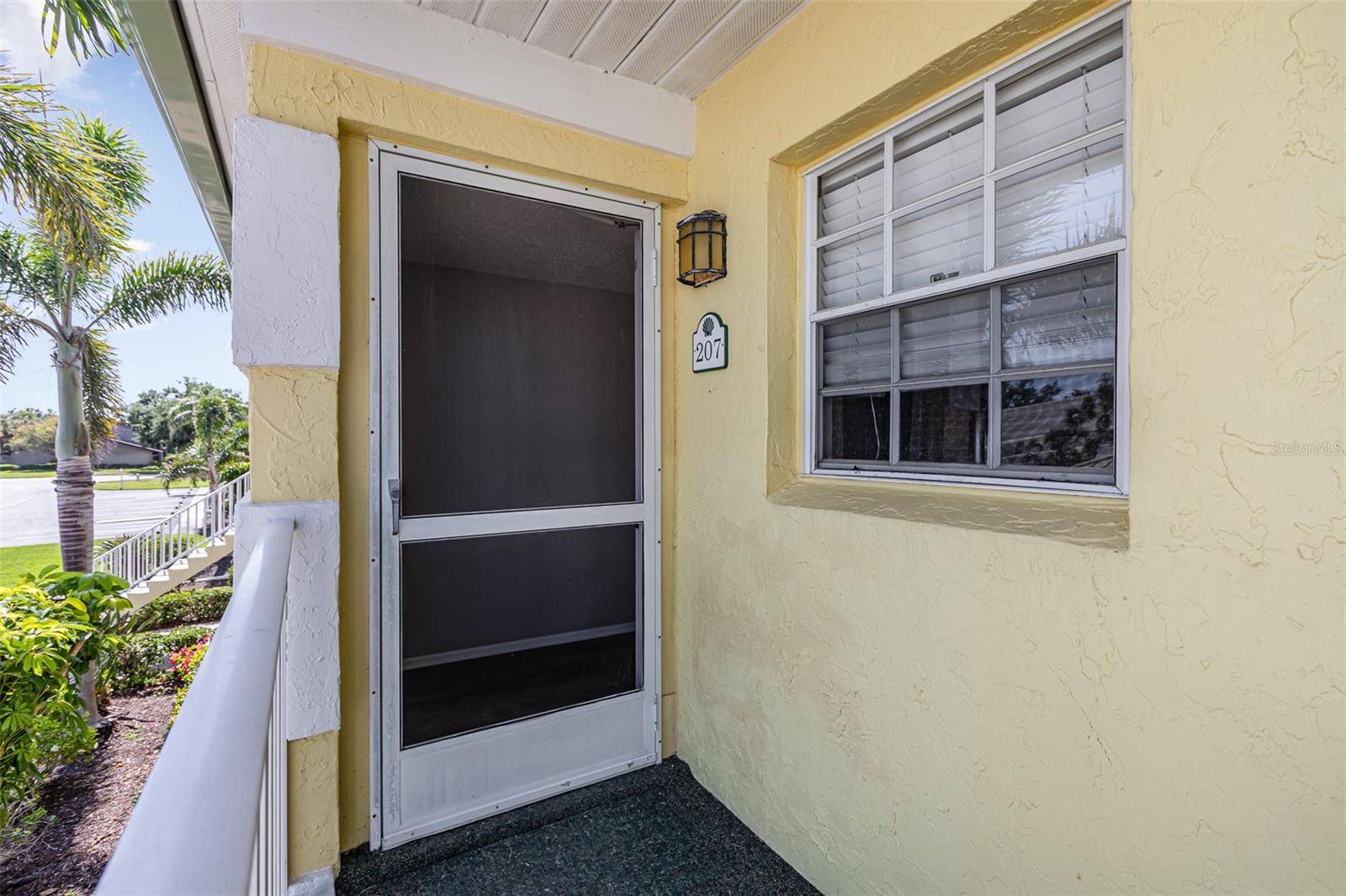 Venice, FL 34292,942 CAPRI ISLES BLVD #207