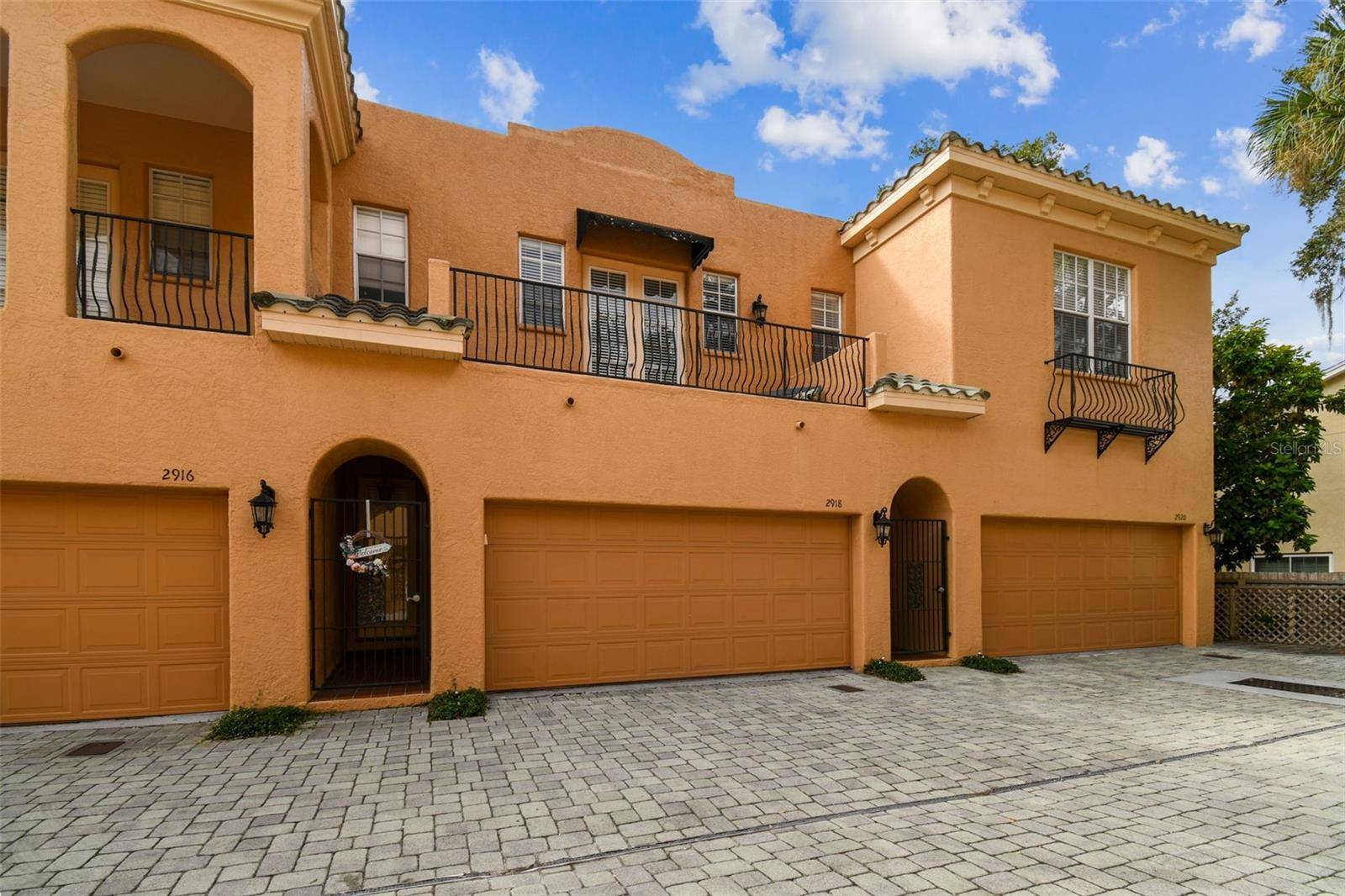 Tampa, FL 33611,2918 HANSEN MANOR LN