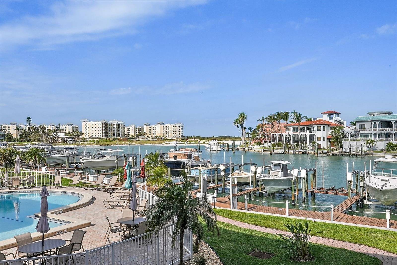 Tierra Verde, FL 33715,936 PINELLAS BAYWAY S #T-5