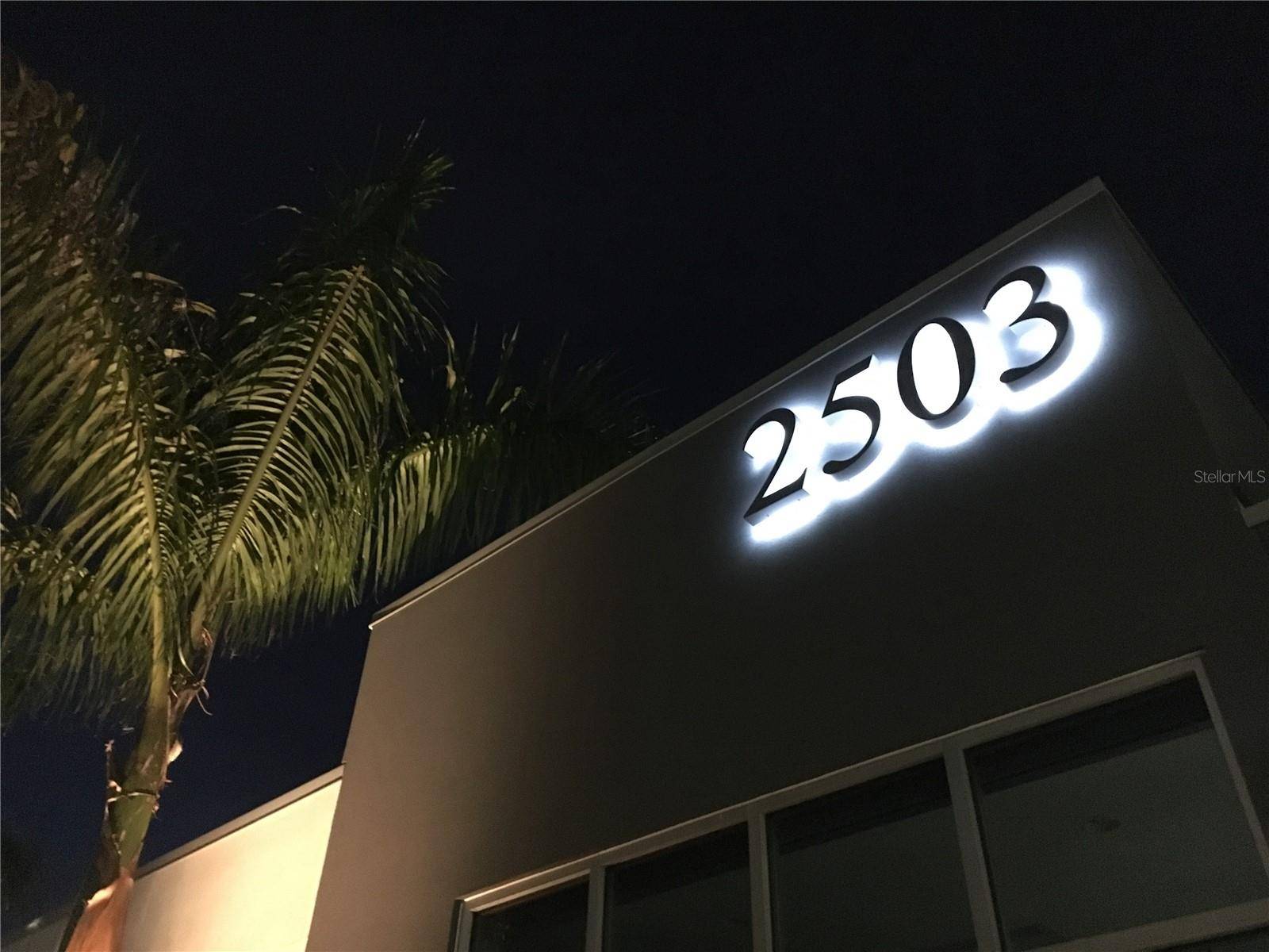 Tampa, FL 33609,2503 W SWANN AVE #113