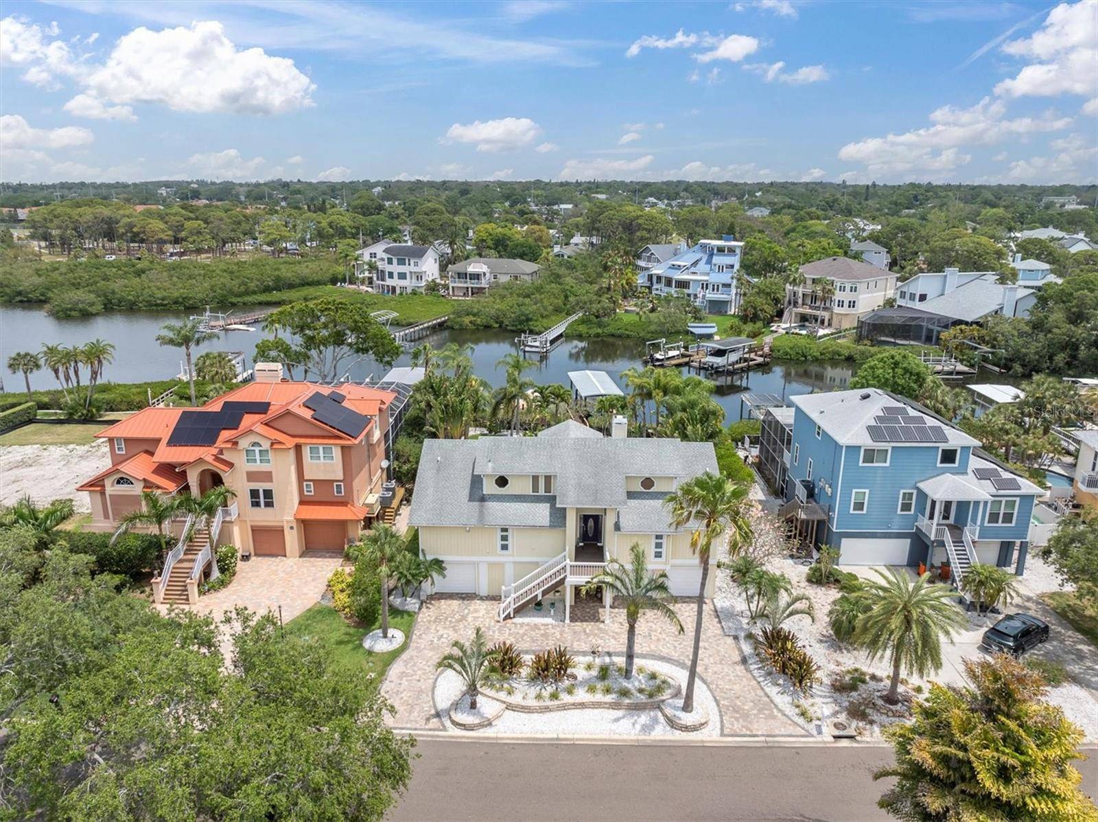 Palm Harbor, FL 34683,633 SOUNDVIEW DR