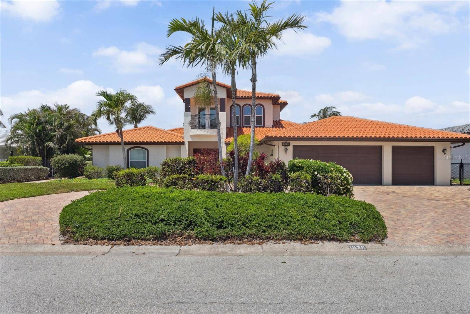 St Petersburg, FL 33703,1939 HAWAII AVE NE