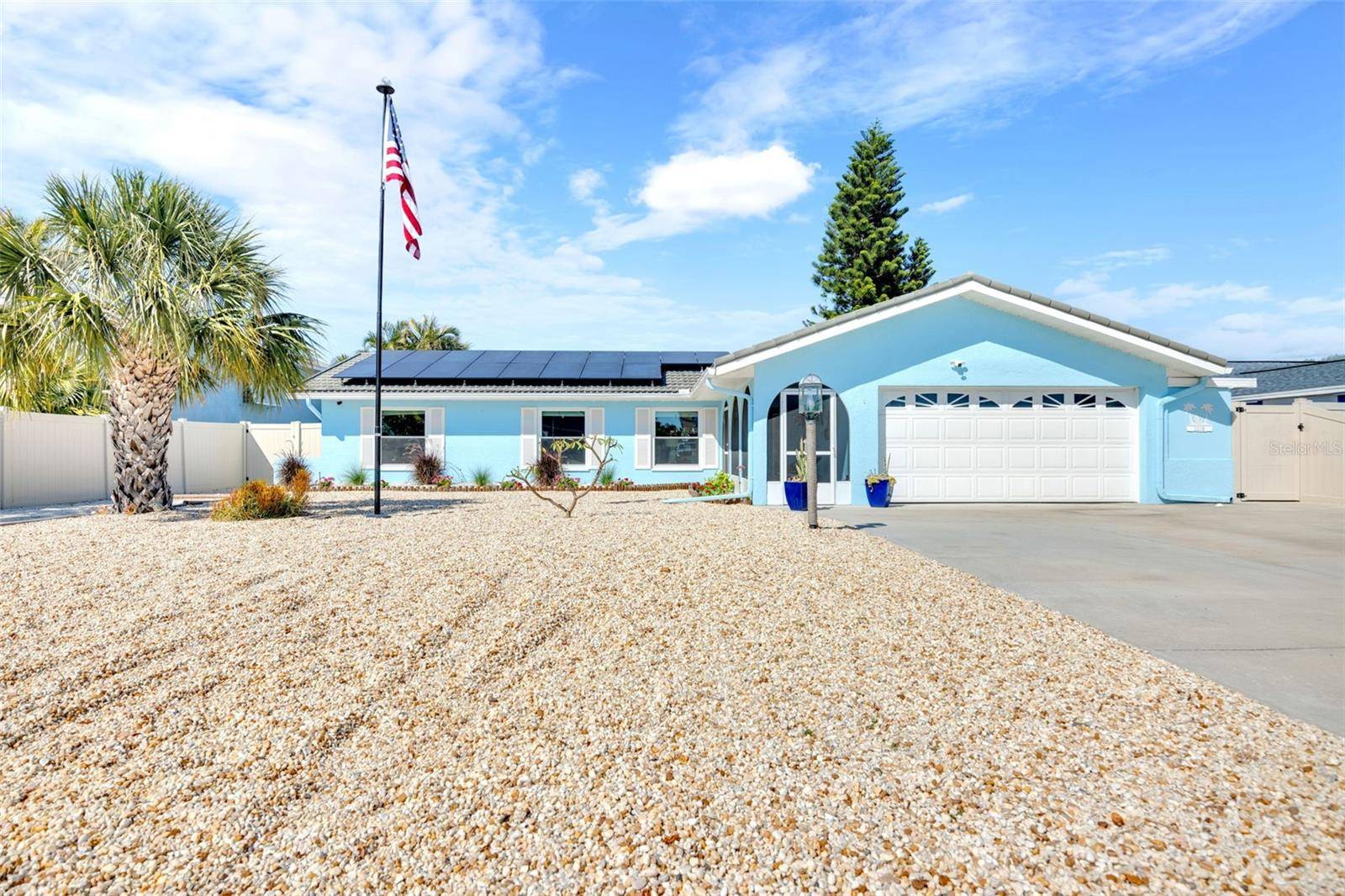 Apollo Beach, FL 33572,1015 SPINDLE PALM WAY
