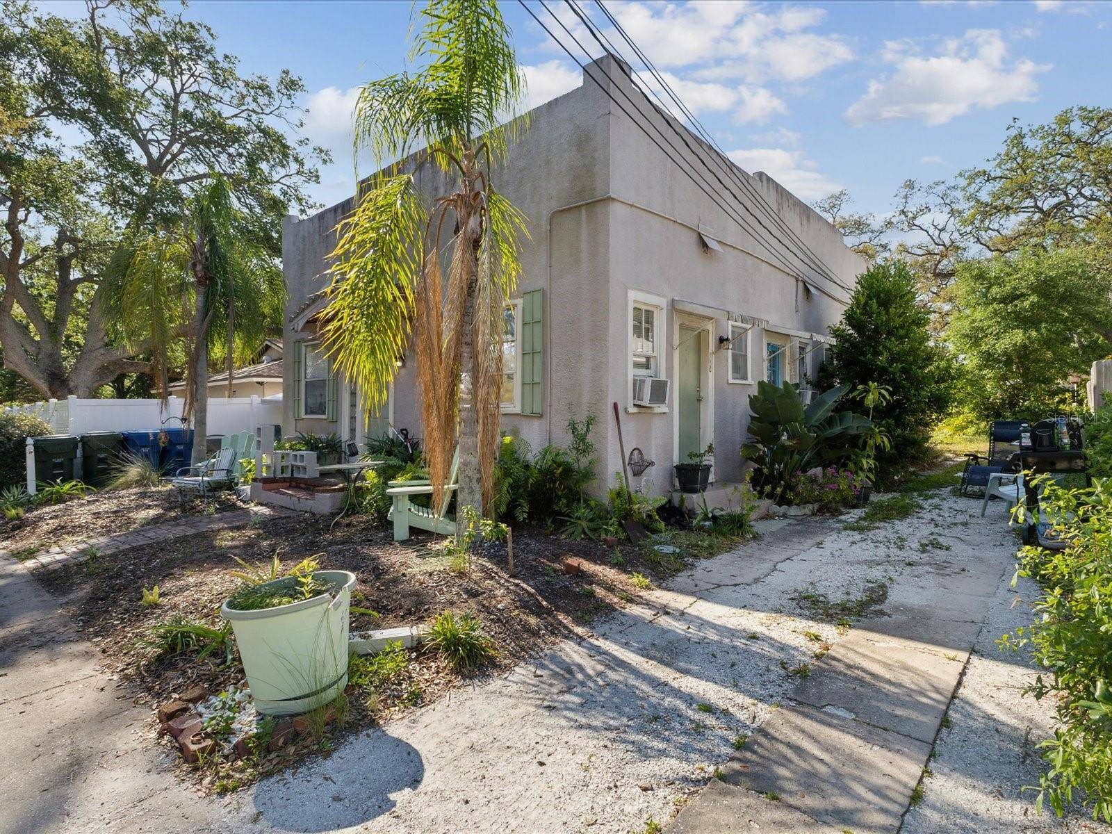 Largo, FL 33770,305 WOODROW AVE
