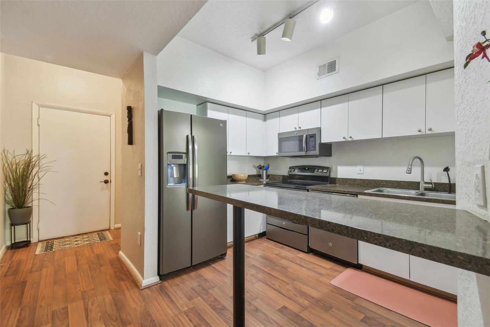Tampa, FL 33609,2440 W HORATIO ST #1031