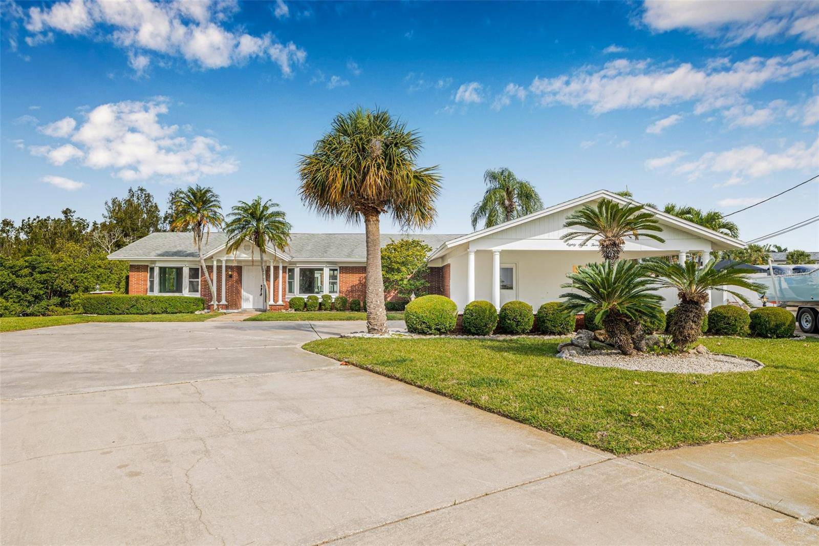 Tampa, FL 33615,8727 BAY CREST LN