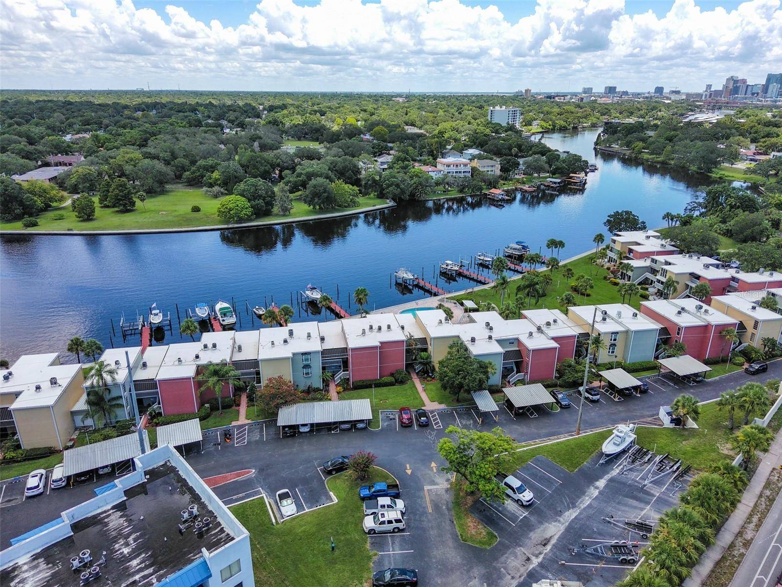 Tampa, FL 33607,2424 W TAMPA BAY BLVD #I202