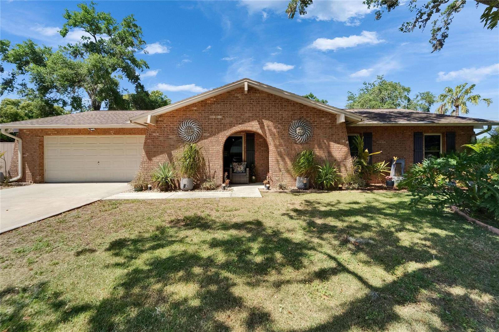 Brandon, FL 33510,402 MERLIN CT