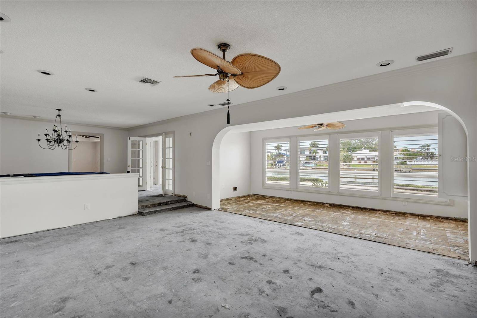 Clearwater Beach, FL 33767,892 HARBOR IS