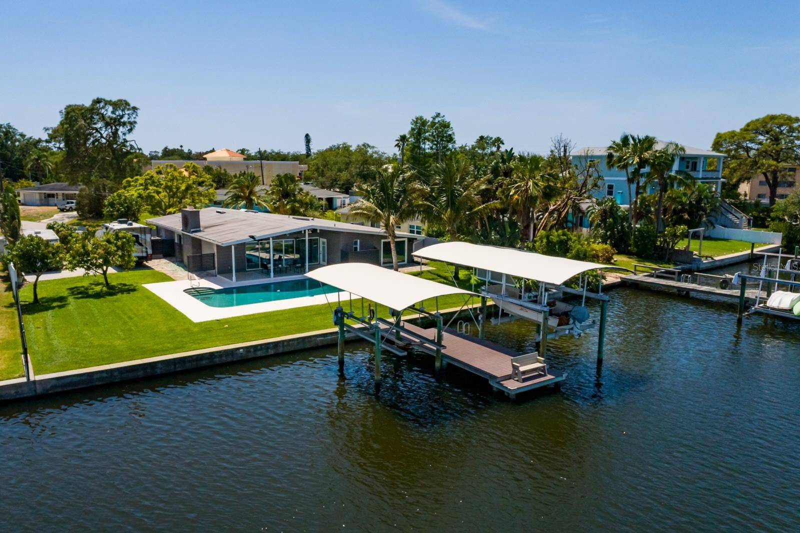 St Petersburg, FL 33702,263 87TH AVE N