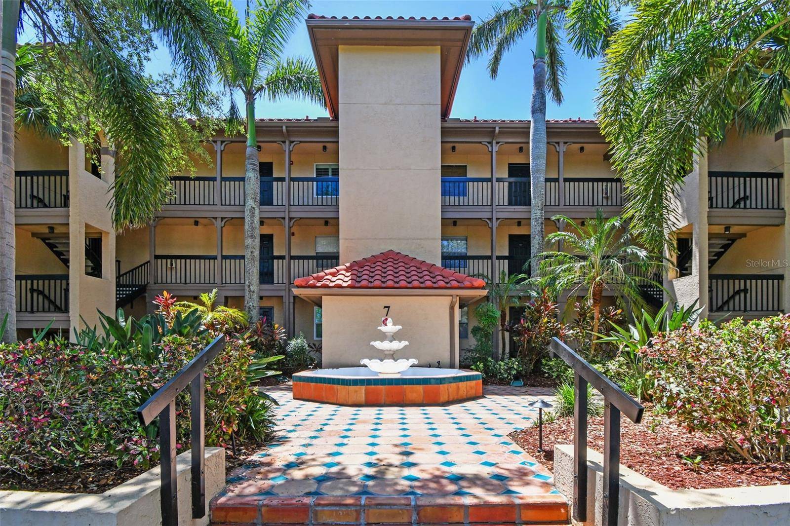 Clearwater, FL 33762,2400 FEATHER SOUND DR #735