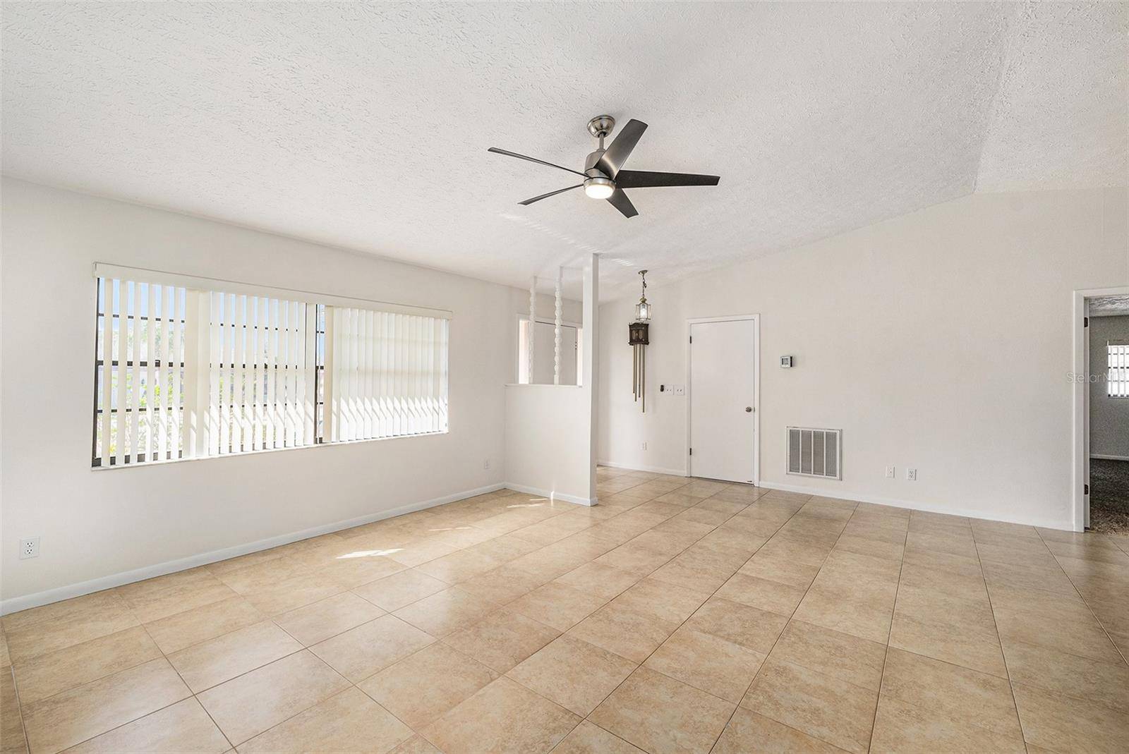 Apollo Beach, FL 33572,909 CHIPAWAY DR