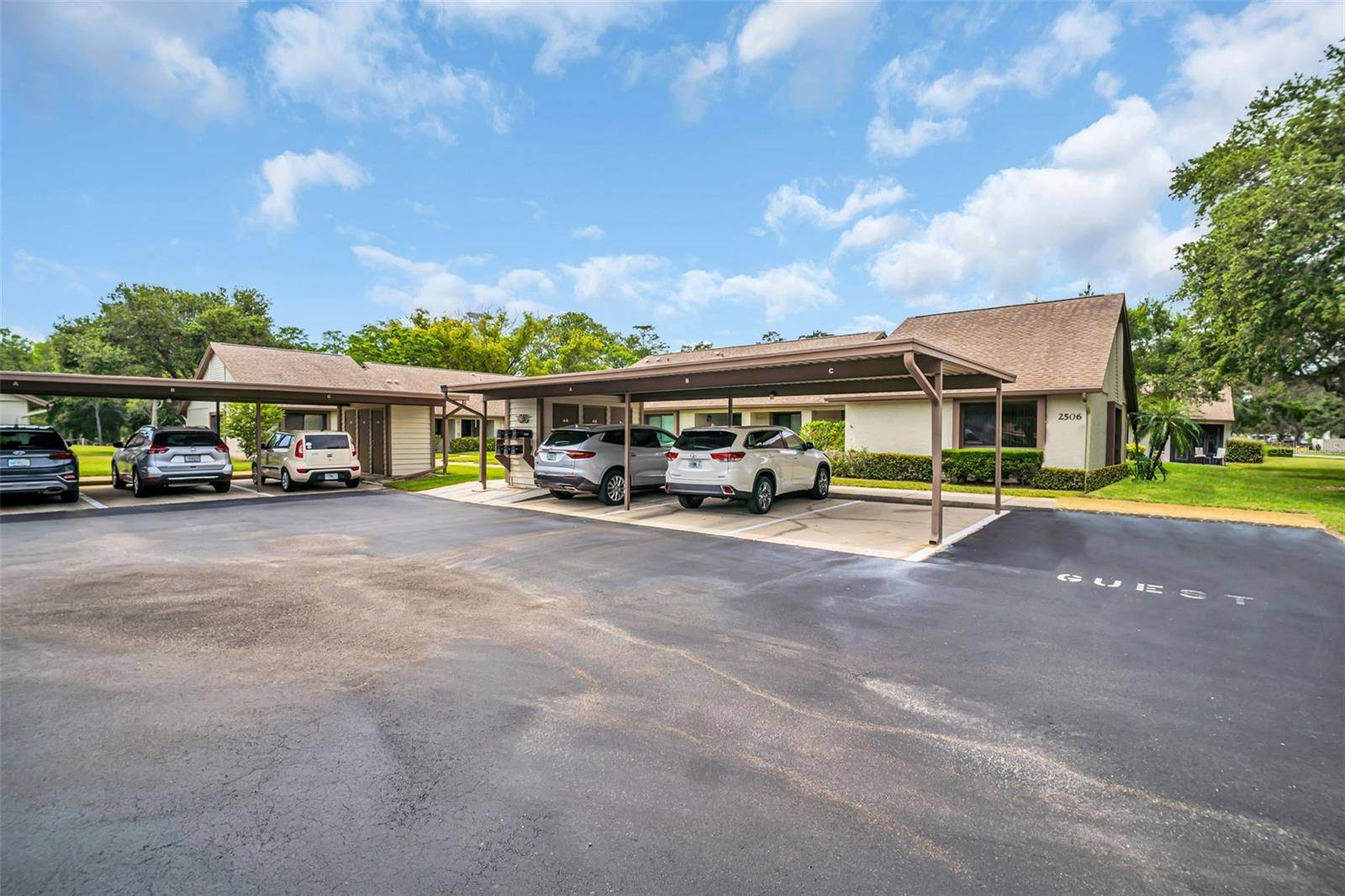 Clearwater, FL 33763,2506 LAURELWOOD DR #4C