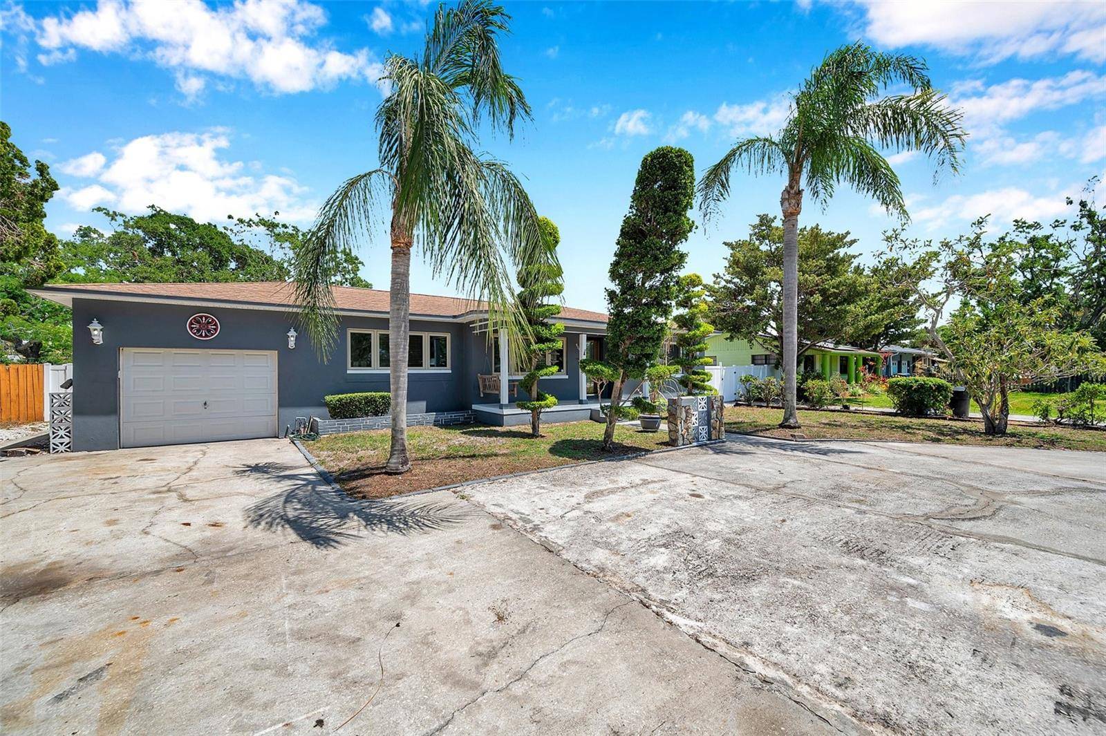 St Petersburg, FL 33705,936 ALCAZAR WAY S