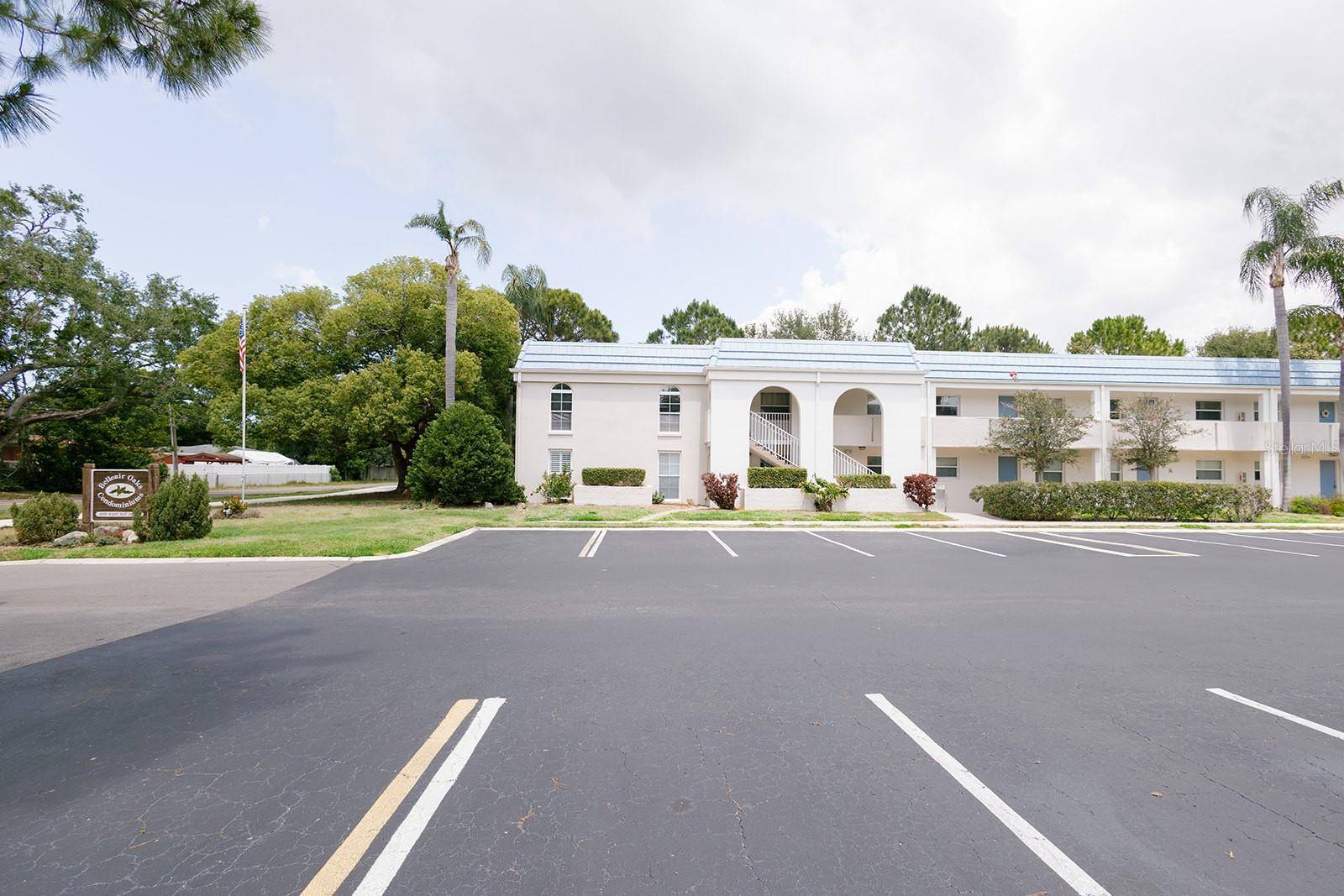 Largo, FL 33770,1975 W BAY DR #301