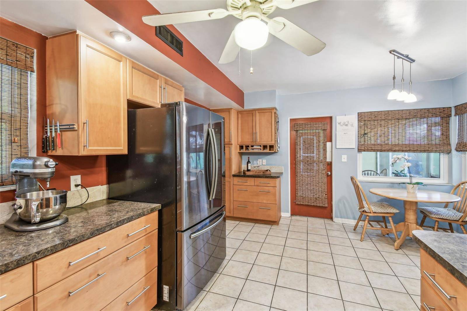 St Petersburg, FL 33705,220 22ND AVE SE