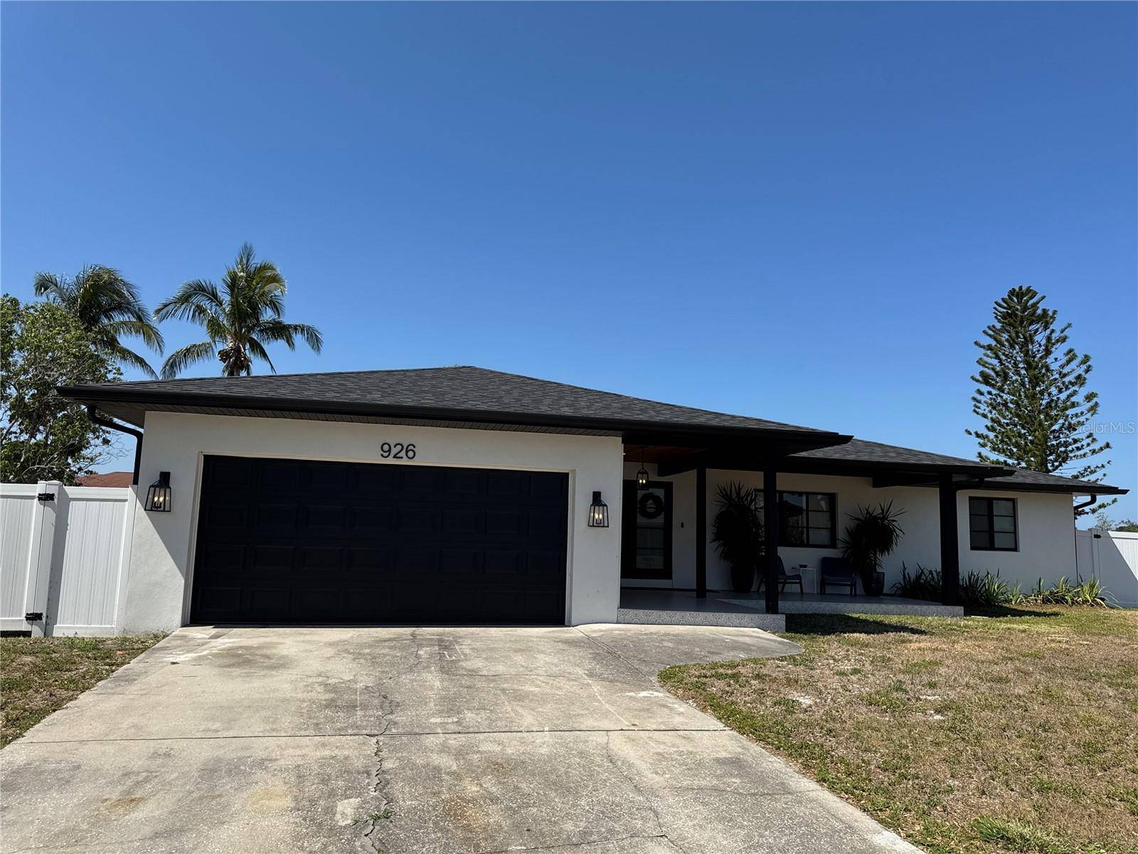Apollo Beach, FL 33572,926 EAGLE LN