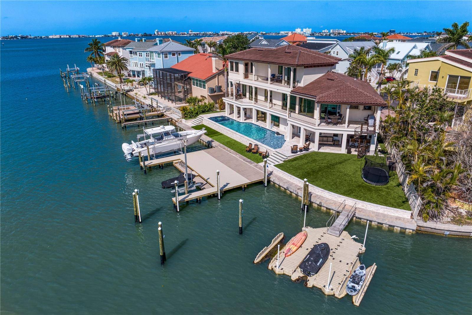 Gulfport, FL 33707,5939 BAYVIEW CIR S