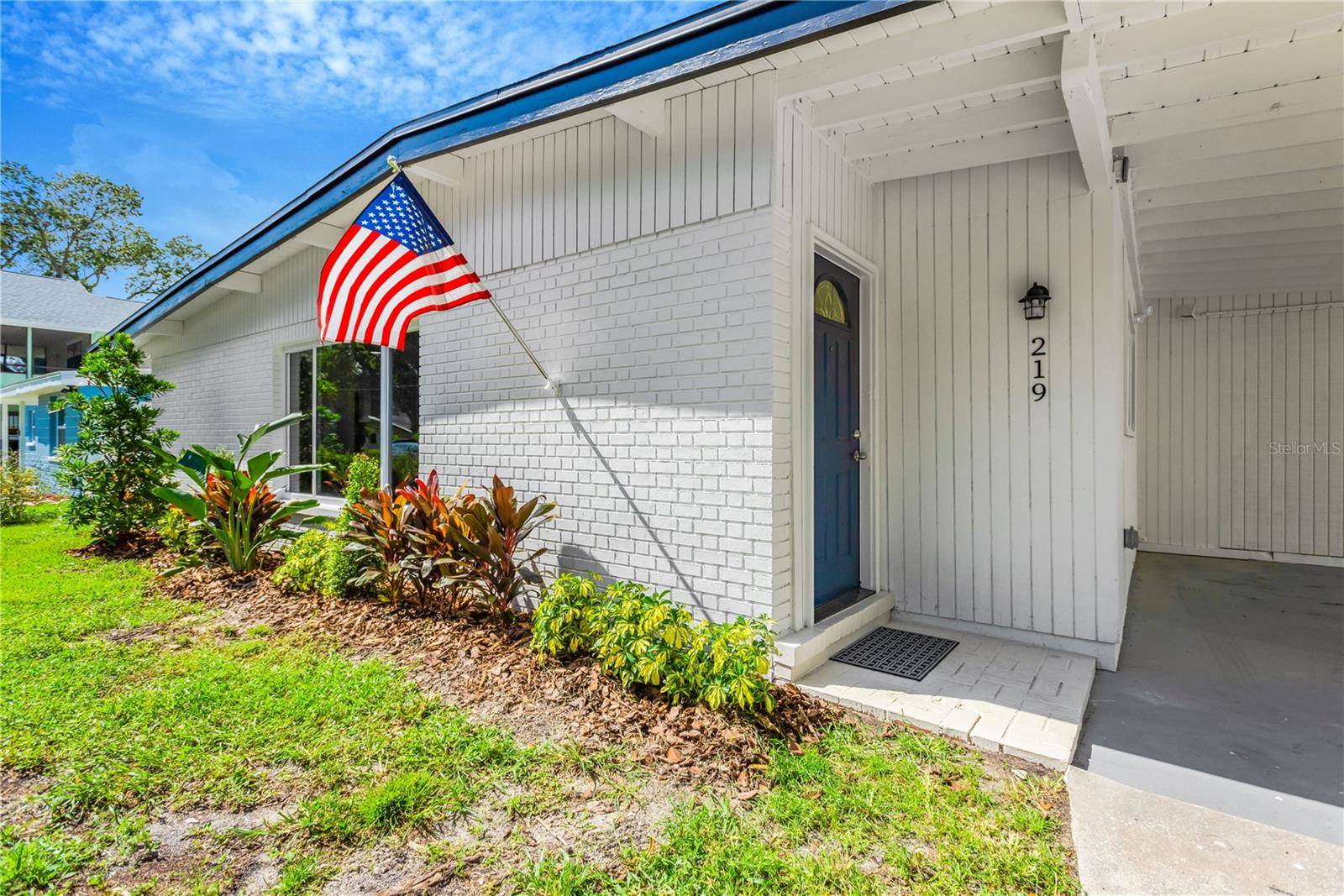 St Petersburg, FL 33702,219 80TH AVE NE