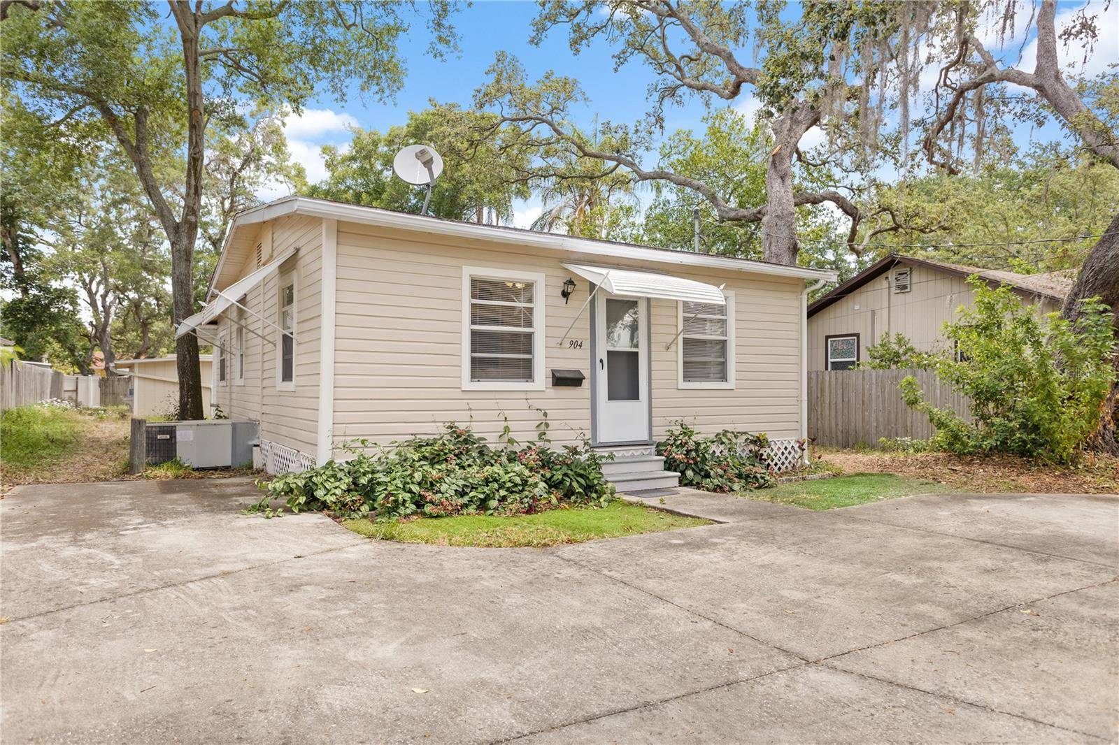 Clearwater, FL 33756,904 LAKEVIEW RD #Unit A