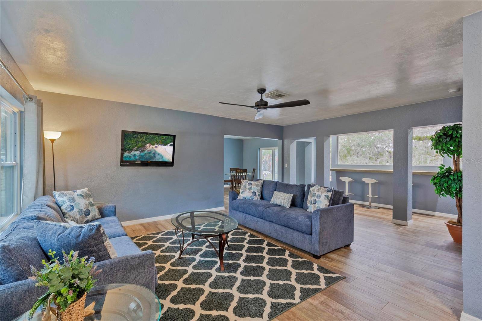 Temple Terrace, FL 33617,11927 RIVERHILLS DR