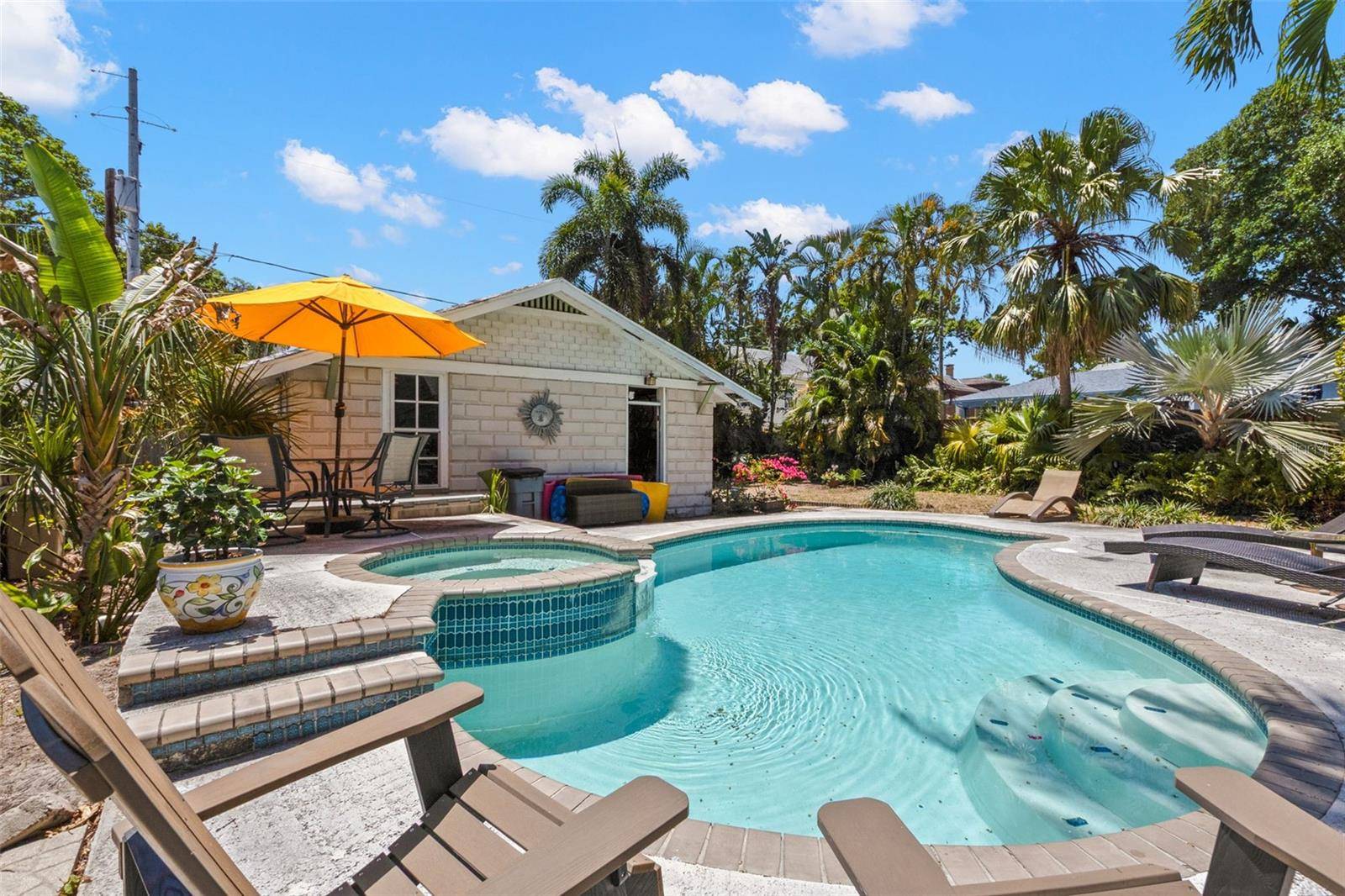 St Petersburg, FL 33701,146 8TH AVE NE