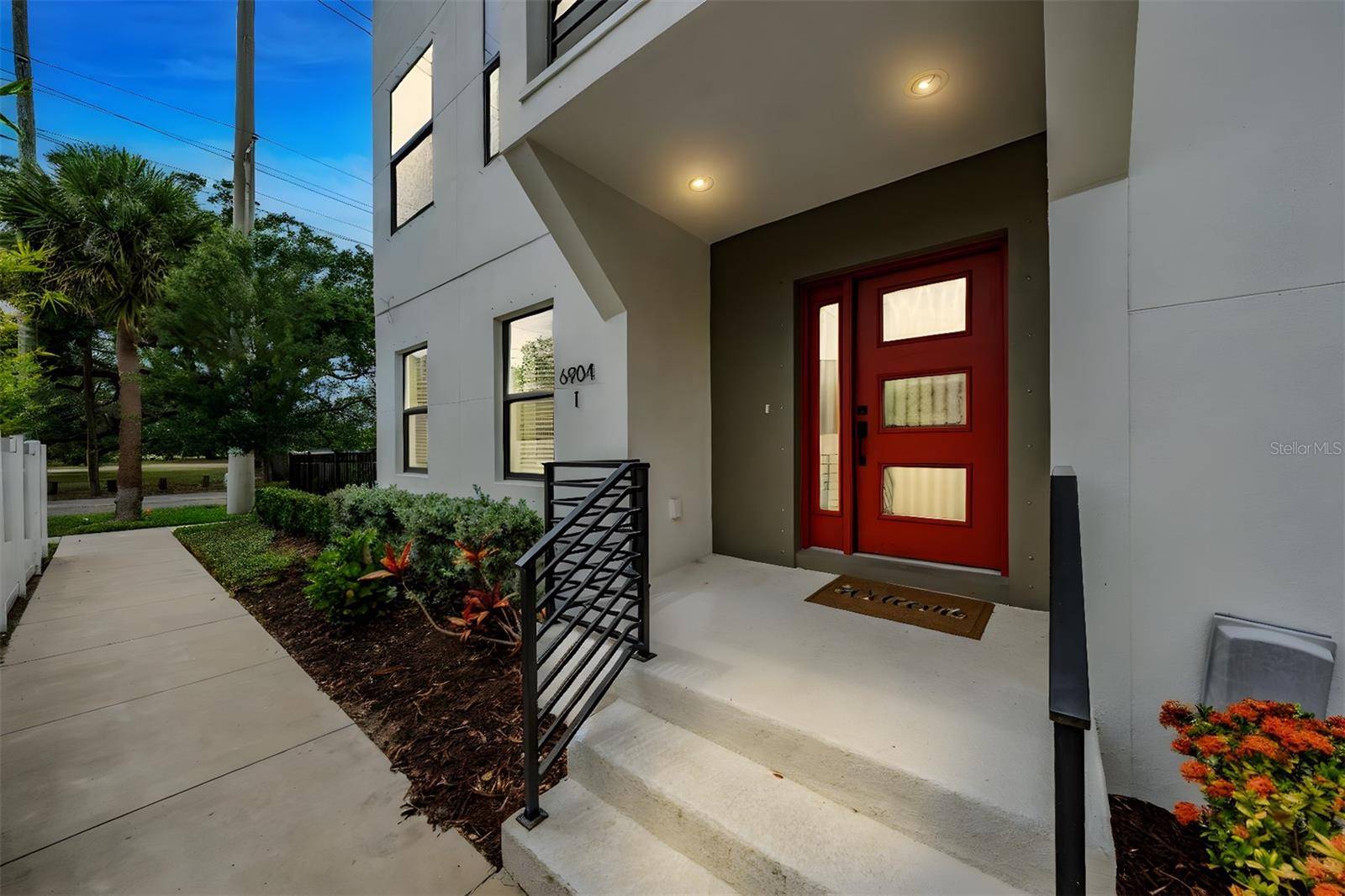 Tampa, FL 33611,6904 S MACDILL AVE #1