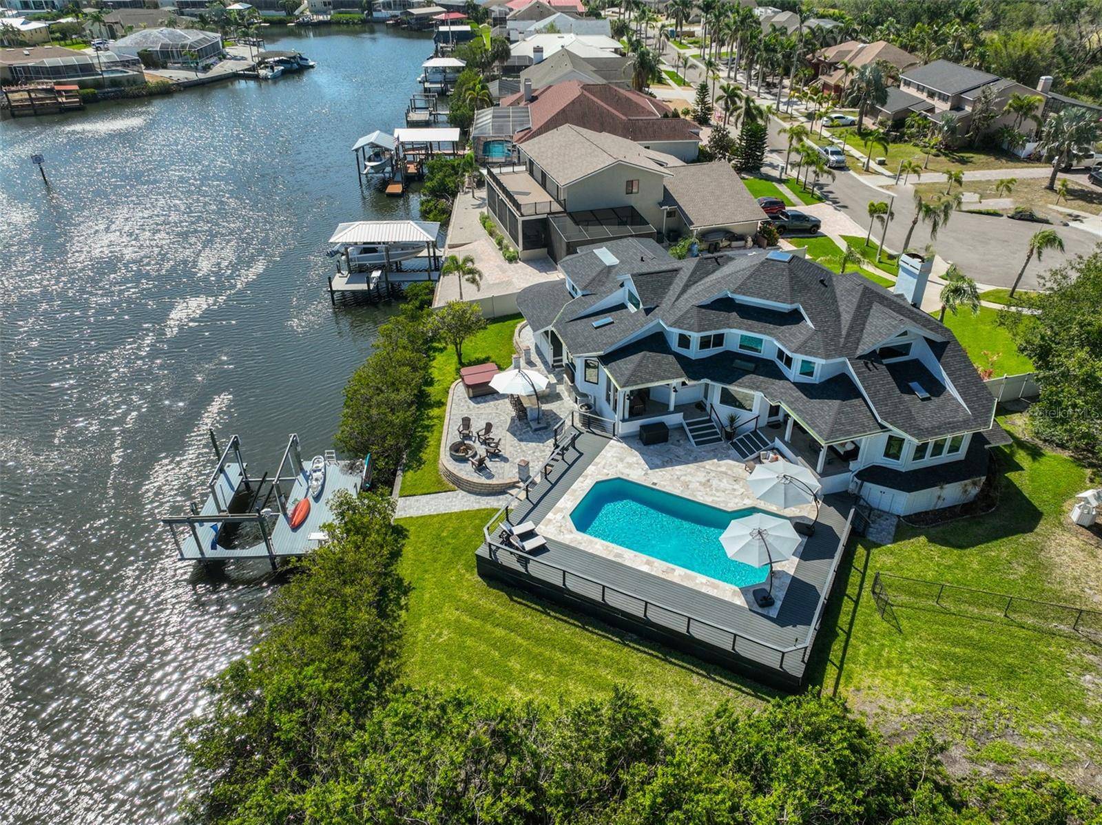 Apollo Beach, FL 33572,945 BUNKER VIEW DR