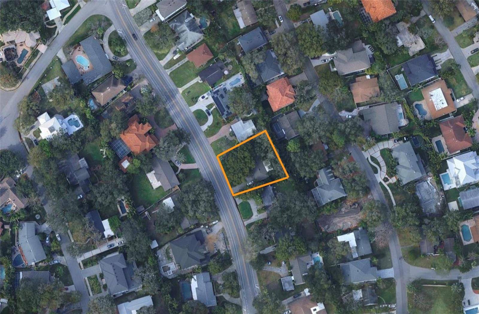 Tampa, FL 33606,527 W DAVIS BLVD