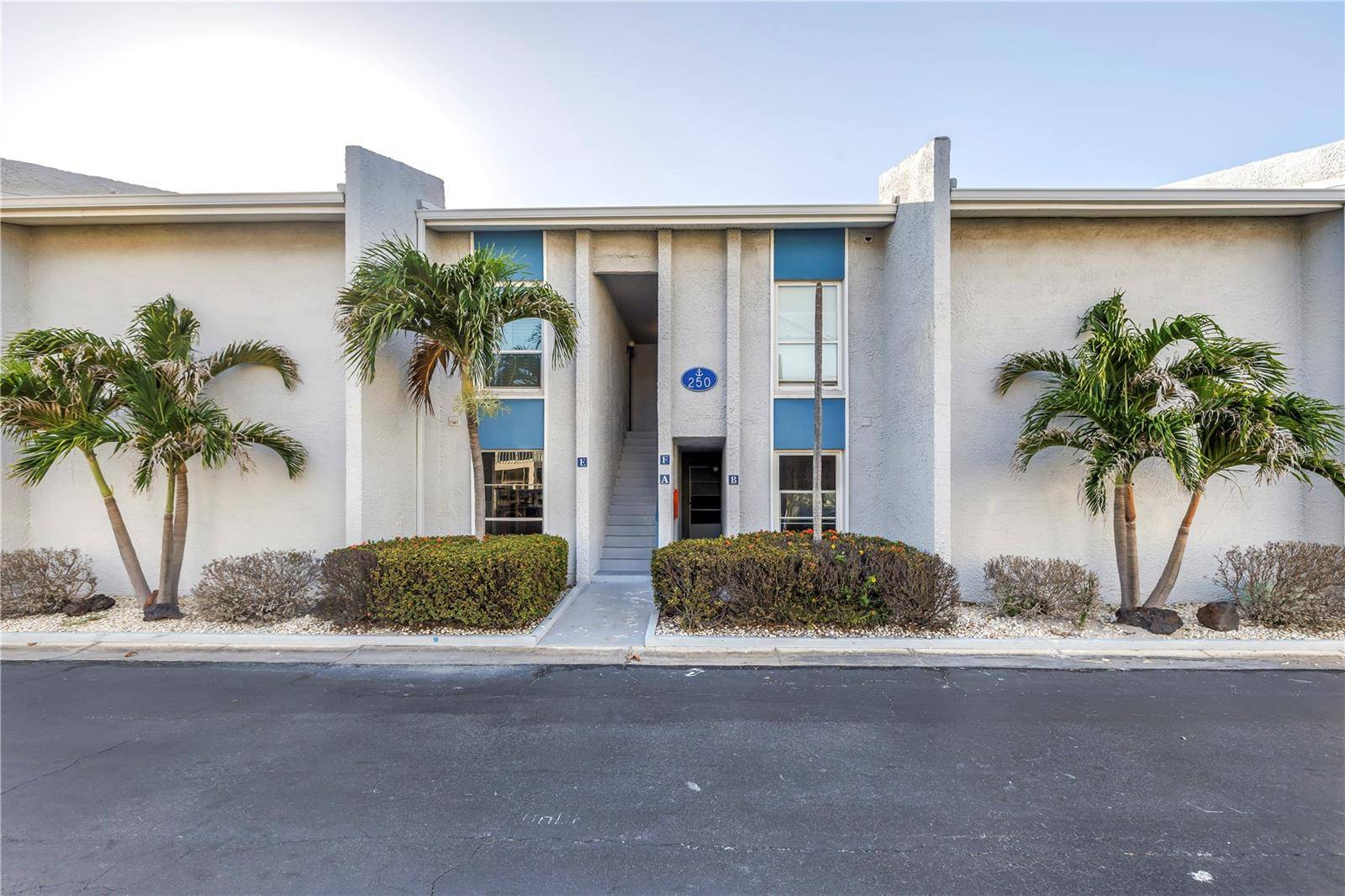 Madeira Beach, FL 33708,250 MEDALLION BLVD #H